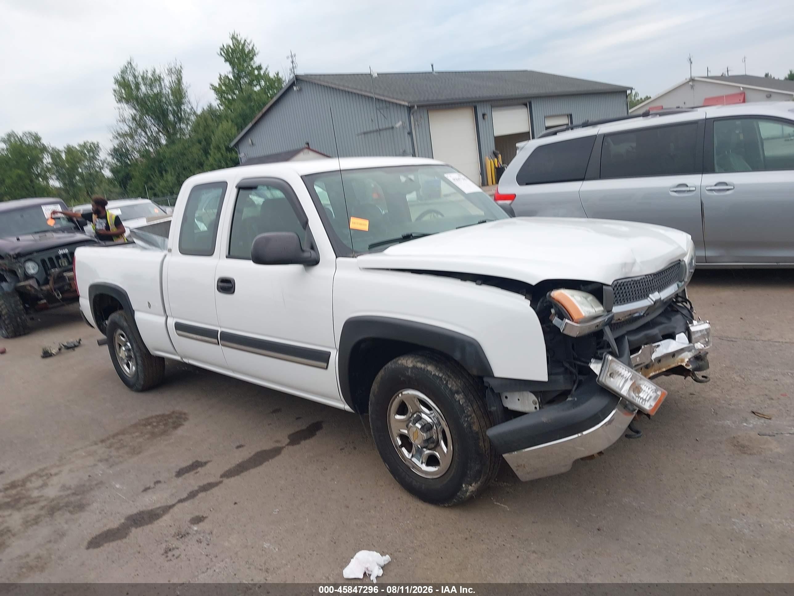 2004 Chevrolet Silverado 1500   White vin: 1GCEC19X74Z133195