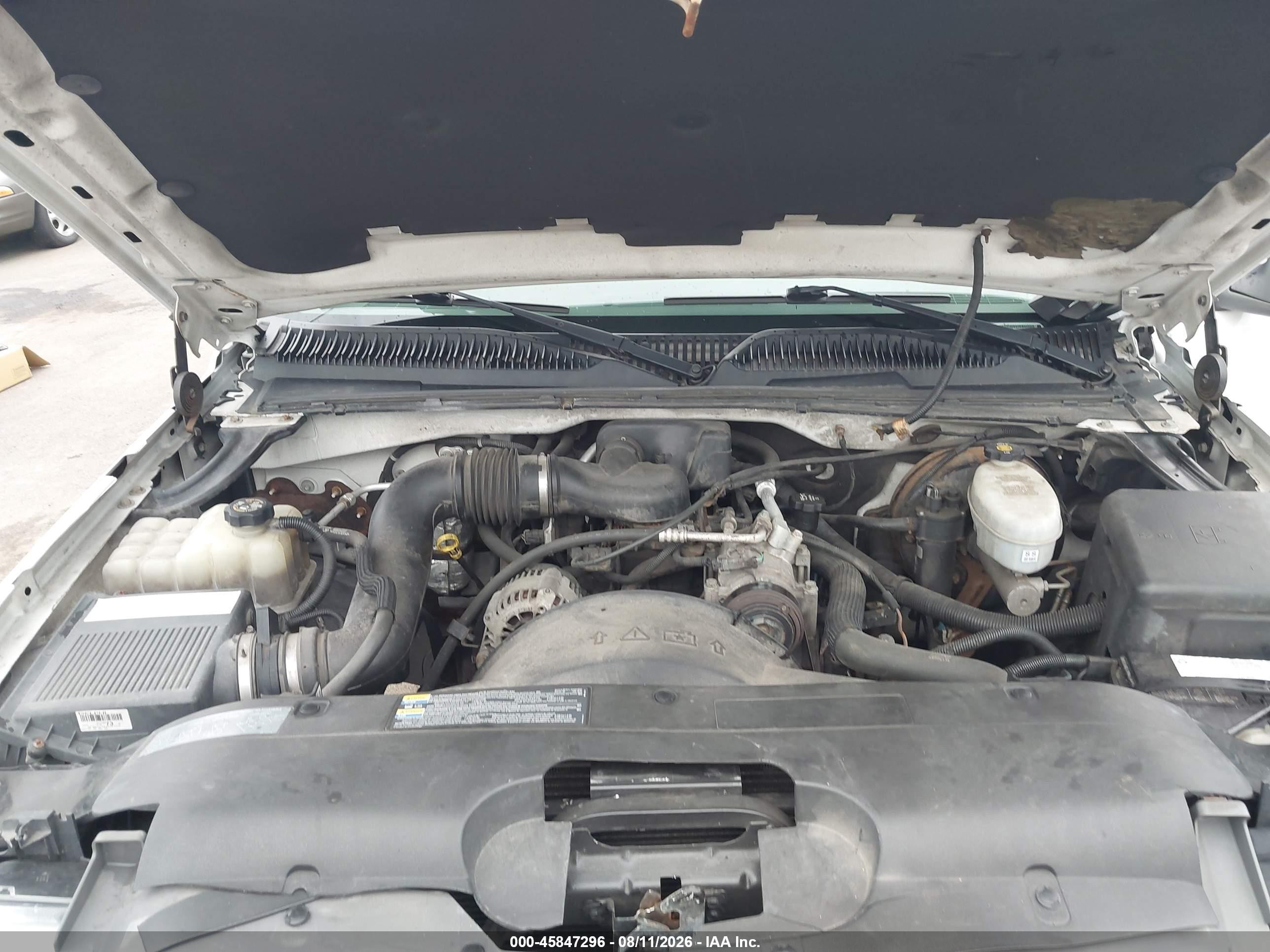 2004 Chevrolet Silverado 1500   White vin: 1GCEC19X74Z133195