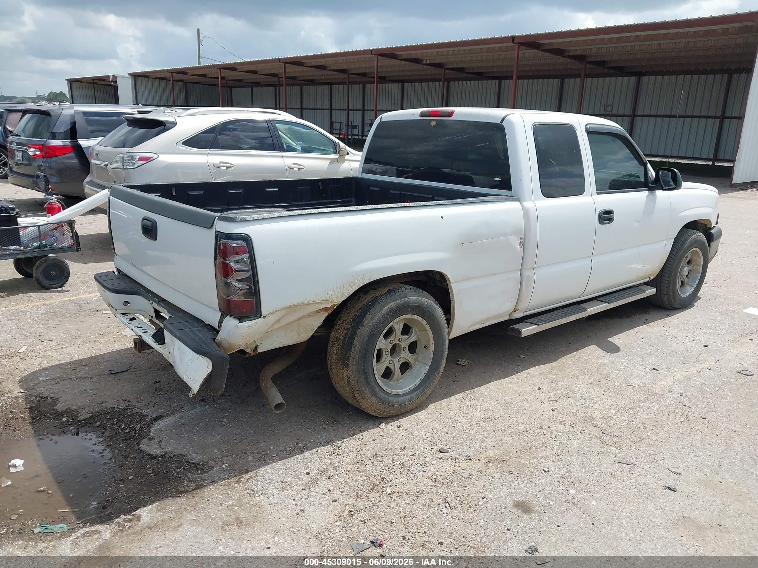 2005 Chevrolet Silverado 1500 Work Truck White vin: 1GCEC19X75Z165033