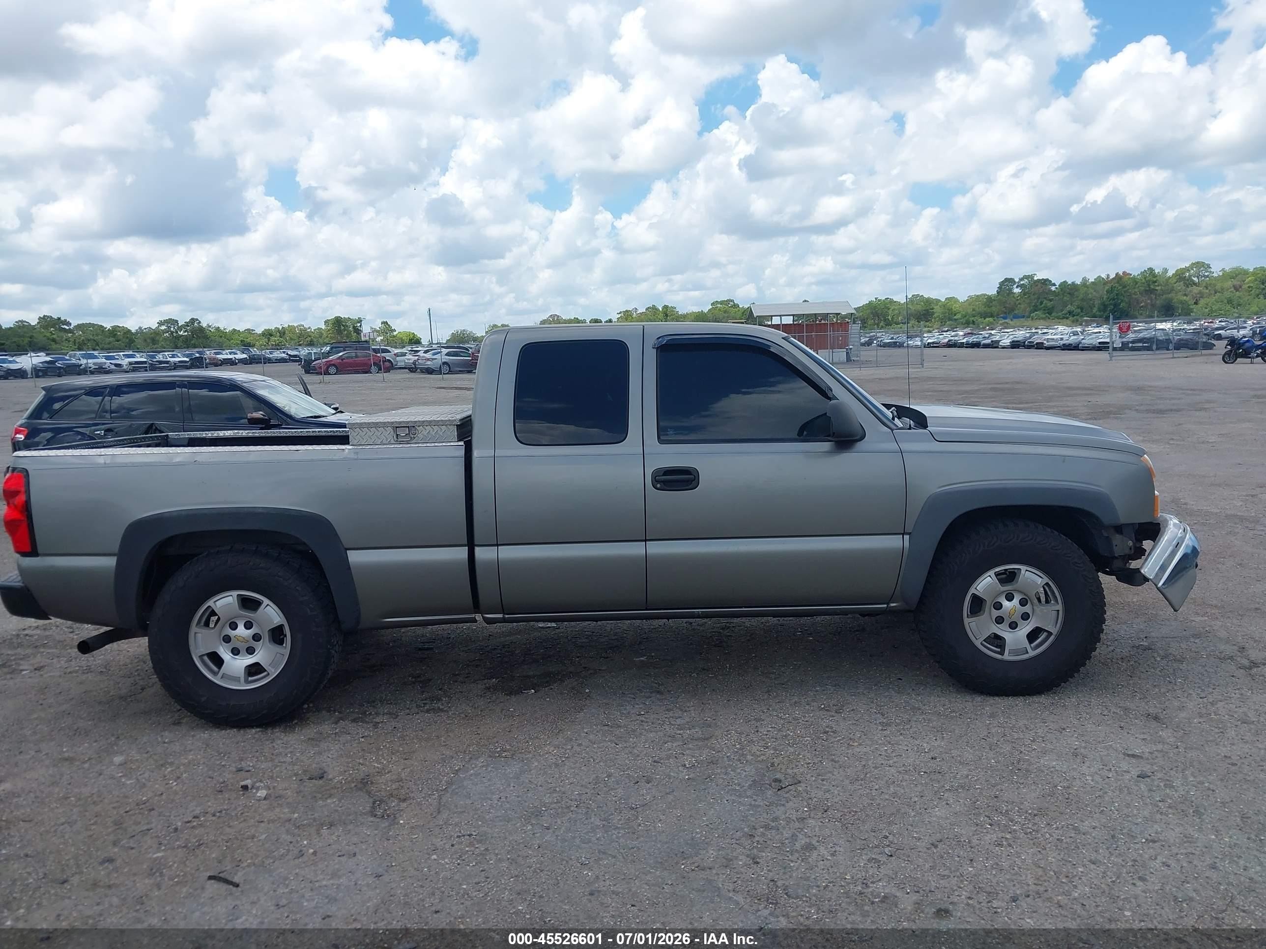 2006 Chevrolet Silverado 1500 Work Truck Бежевый vin: 1GCEC19X76Z239357
