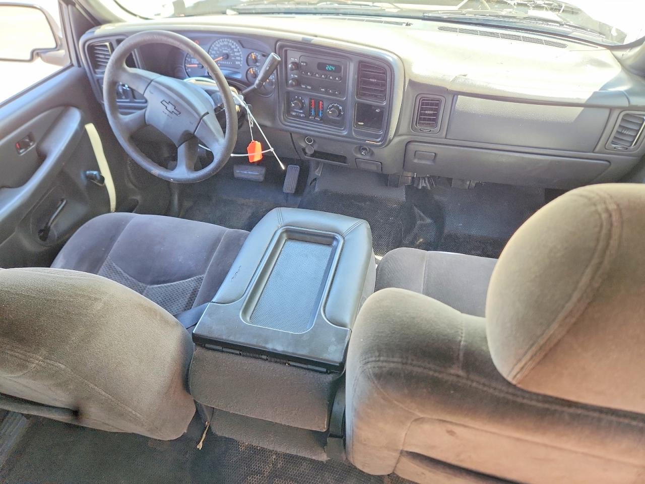 2007 Chevrolet Silverado C1500 Classic White vin: 1GCEC19X77Z108933
