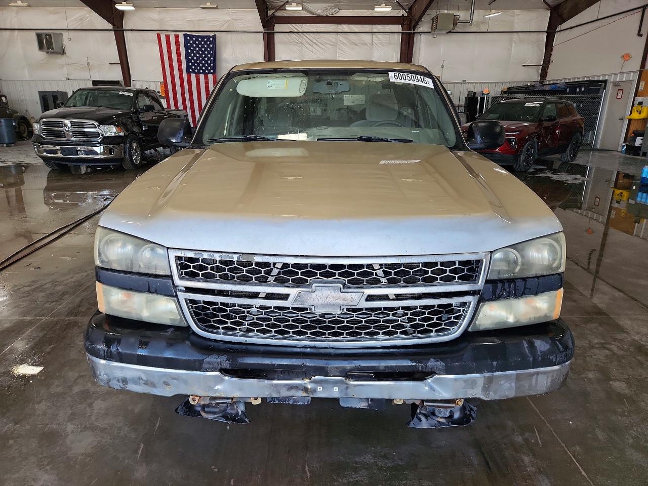 2007 Chevrolet Silverado C1500 Classic Gold vin: 1GCEC19X77Z129975