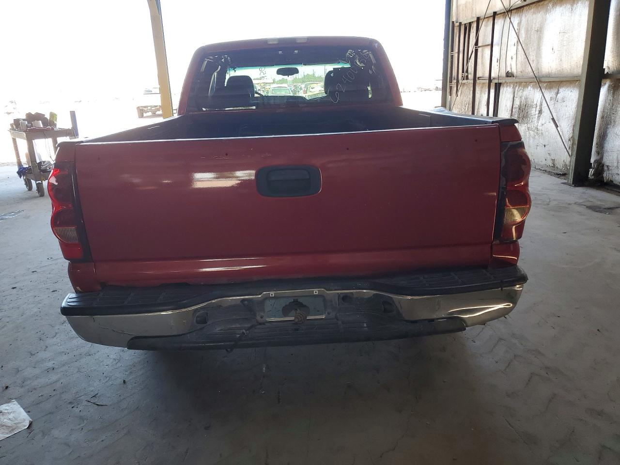 2004 Chevrolet Silverado C1500 Red vin: 1GCEC19X84Z247058
