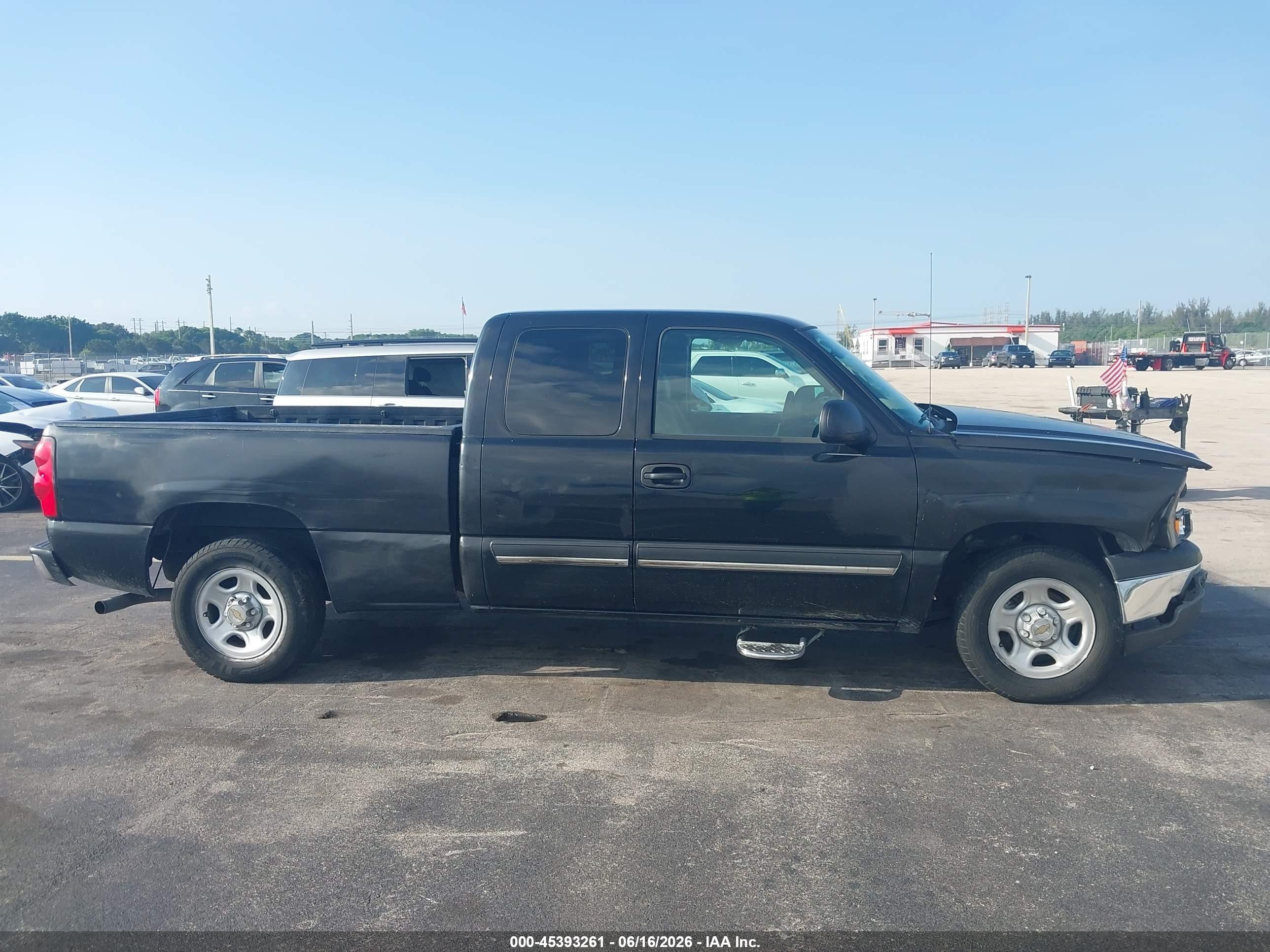 2004 Chevrolet Silverado 1500 Ls Black vin: 1GCEC19X84Z308070
