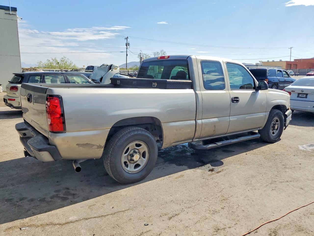 2004 Chevrolet Silverado C1500 Silver vin: 1GCEC19X84Z345376