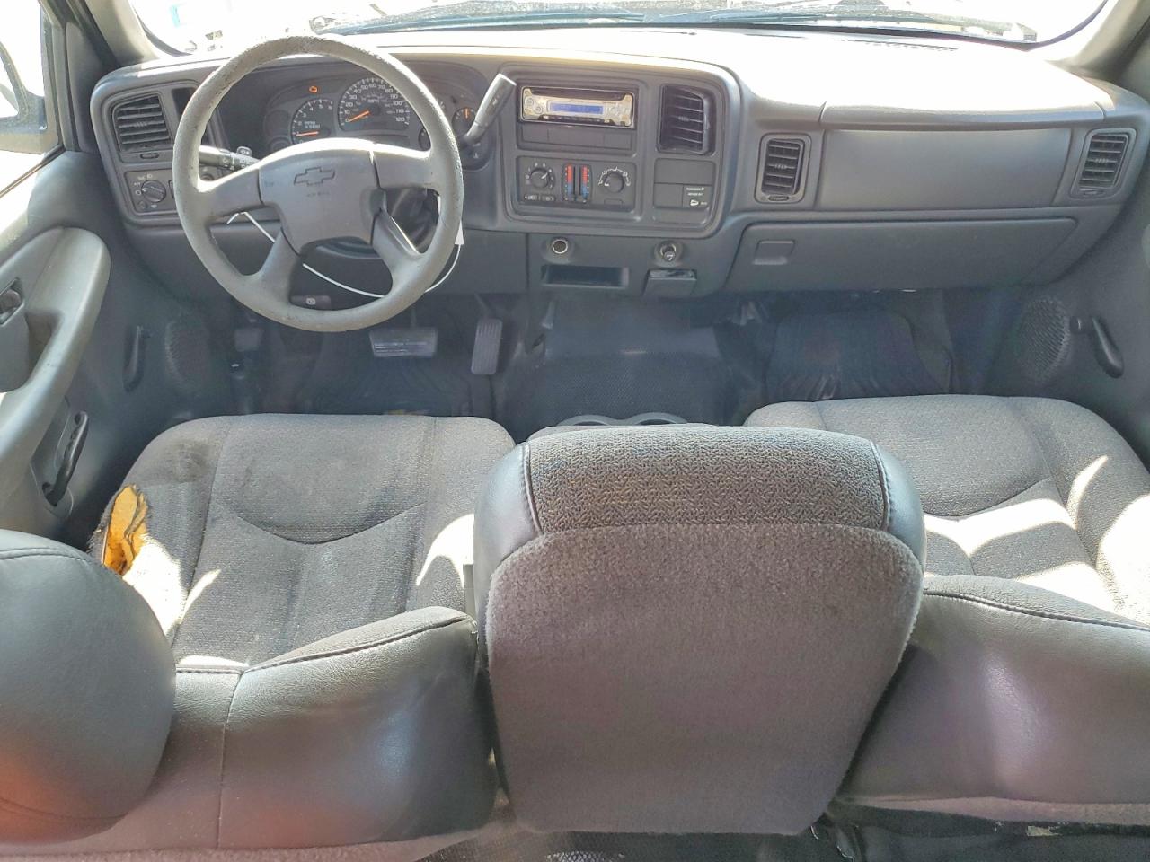 2004 Chevrolet Silverado C1500 Silver vin: 1GCEC19X84Z345376