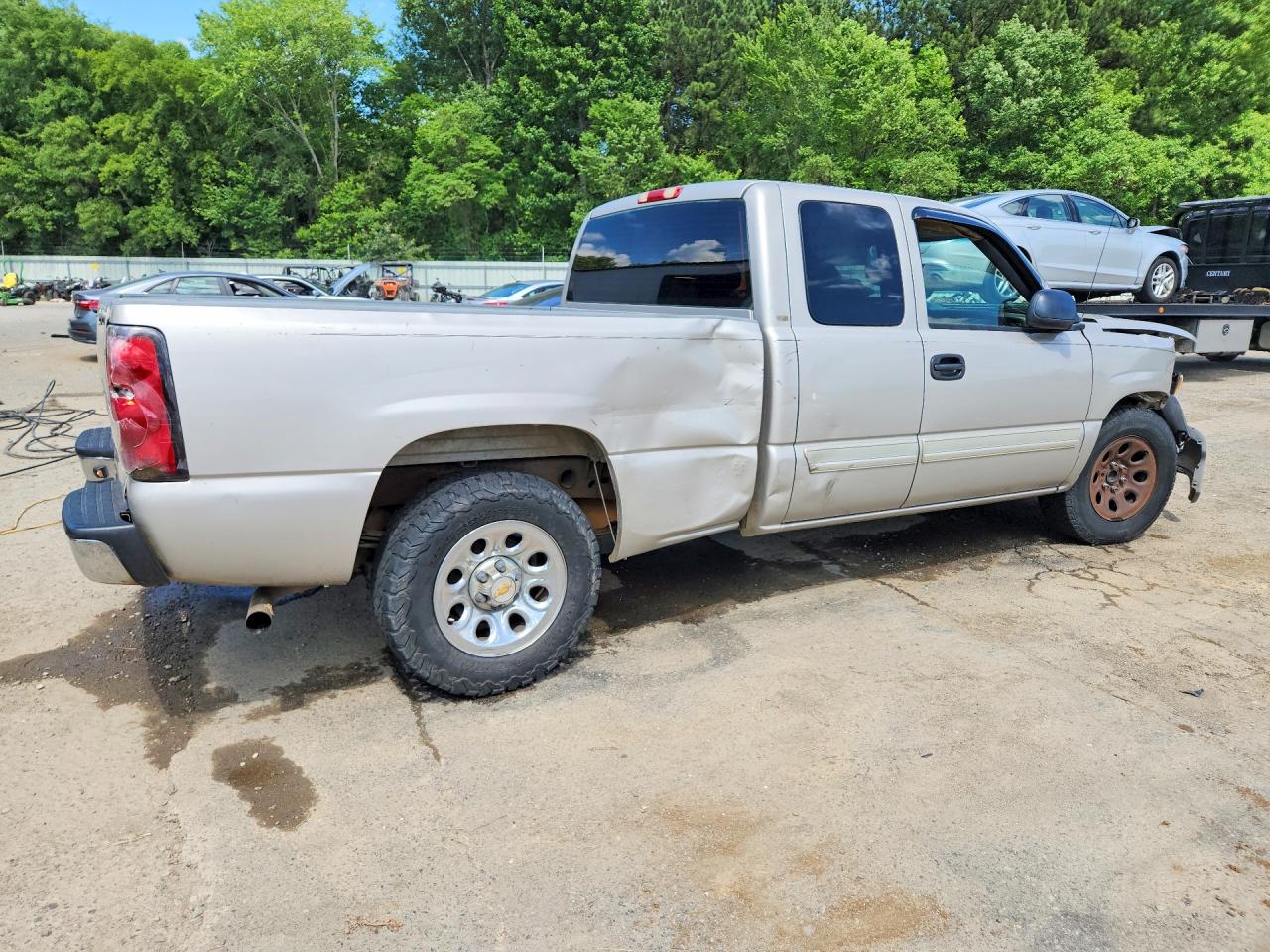 2005 Chevrolet Silverado C1500 Silver vin: 1GCEC19X85Z182360