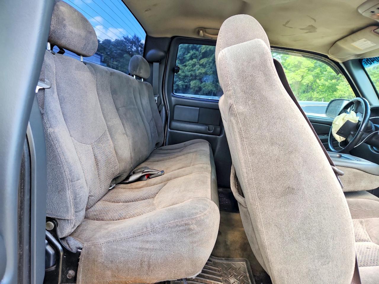 2005 Chevrolet Silverado C1500 Silver vin: 1GCEC19X85Z182360