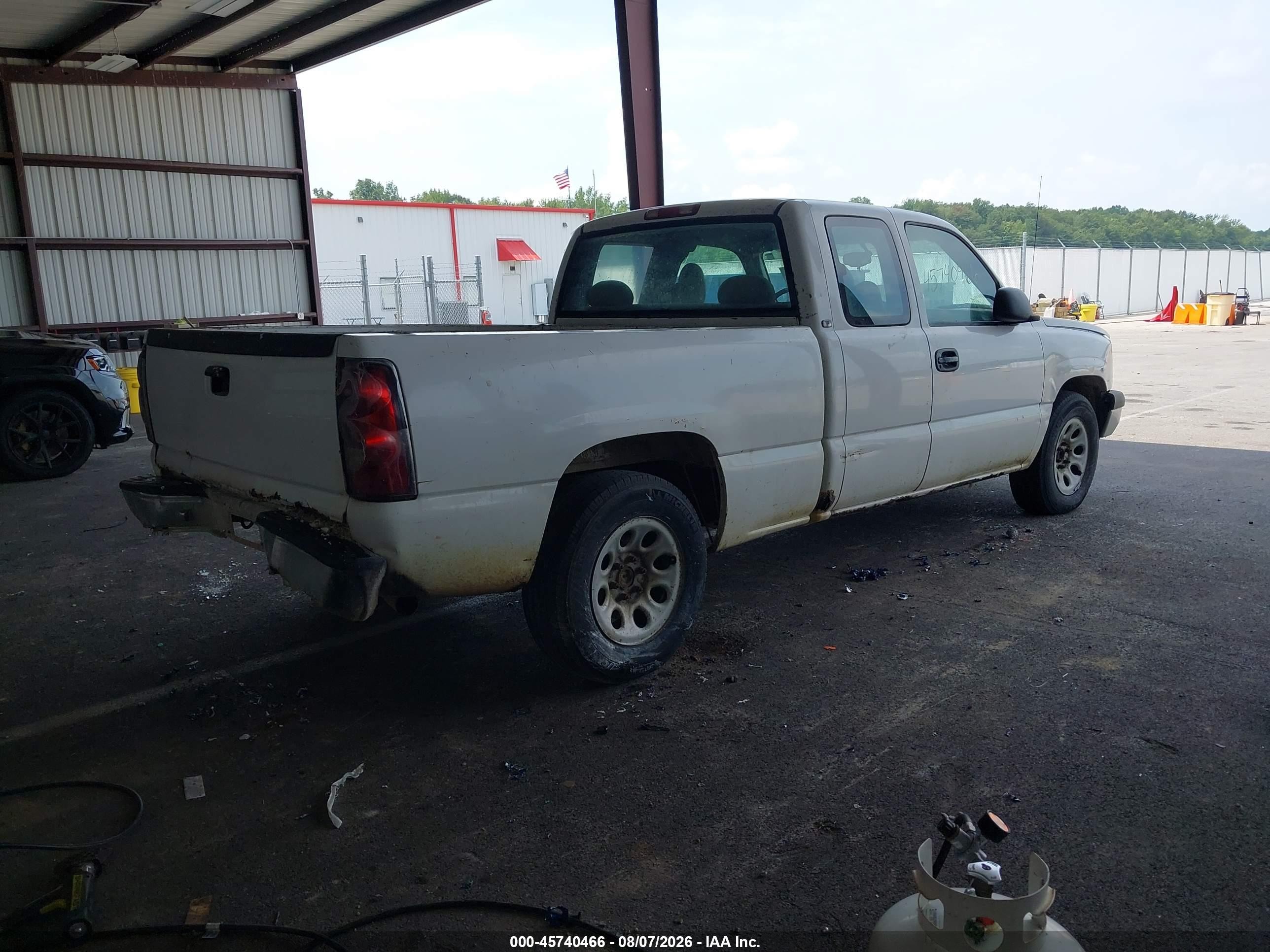 2005 Chevrolet Silverado 1500 Work Truck White vin: 1GCEC19X85Z343032