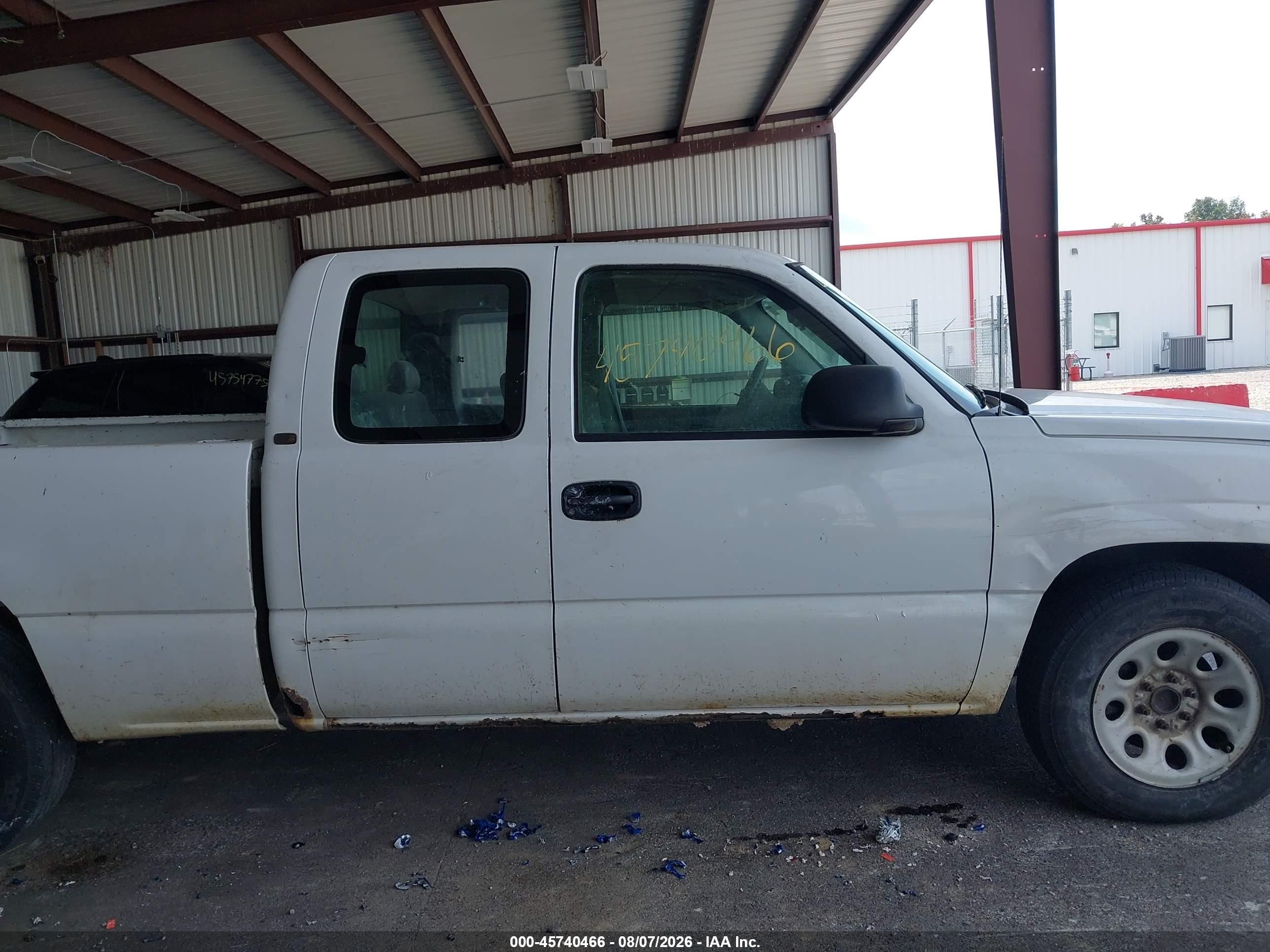2005 Chevrolet Silverado 1500 Work Truck White vin: 1GCEC19X85Z343032