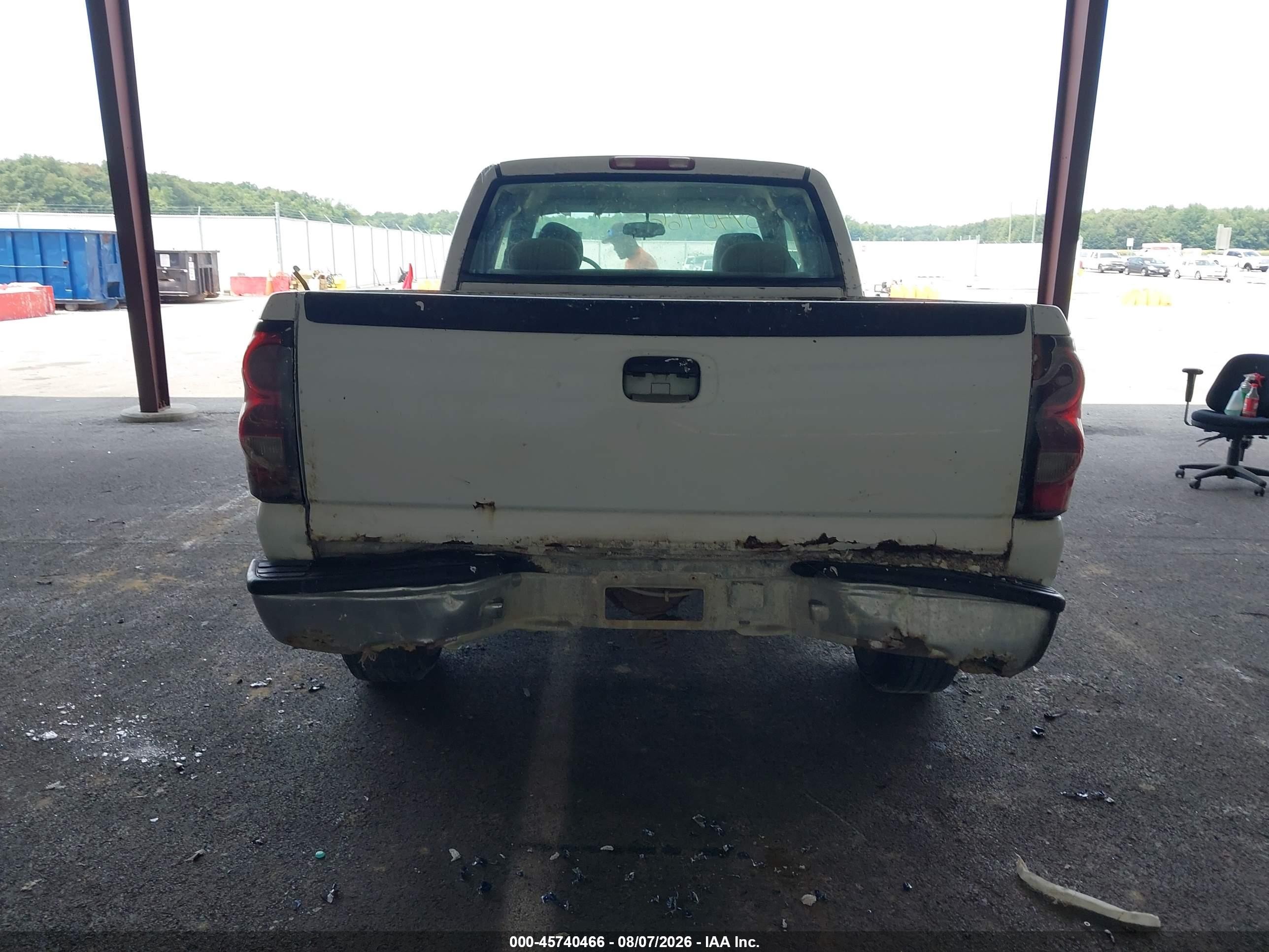 2005 Chevrolet Silverado 1500 Work Truck White vin: 1GCEC19X85Z343032