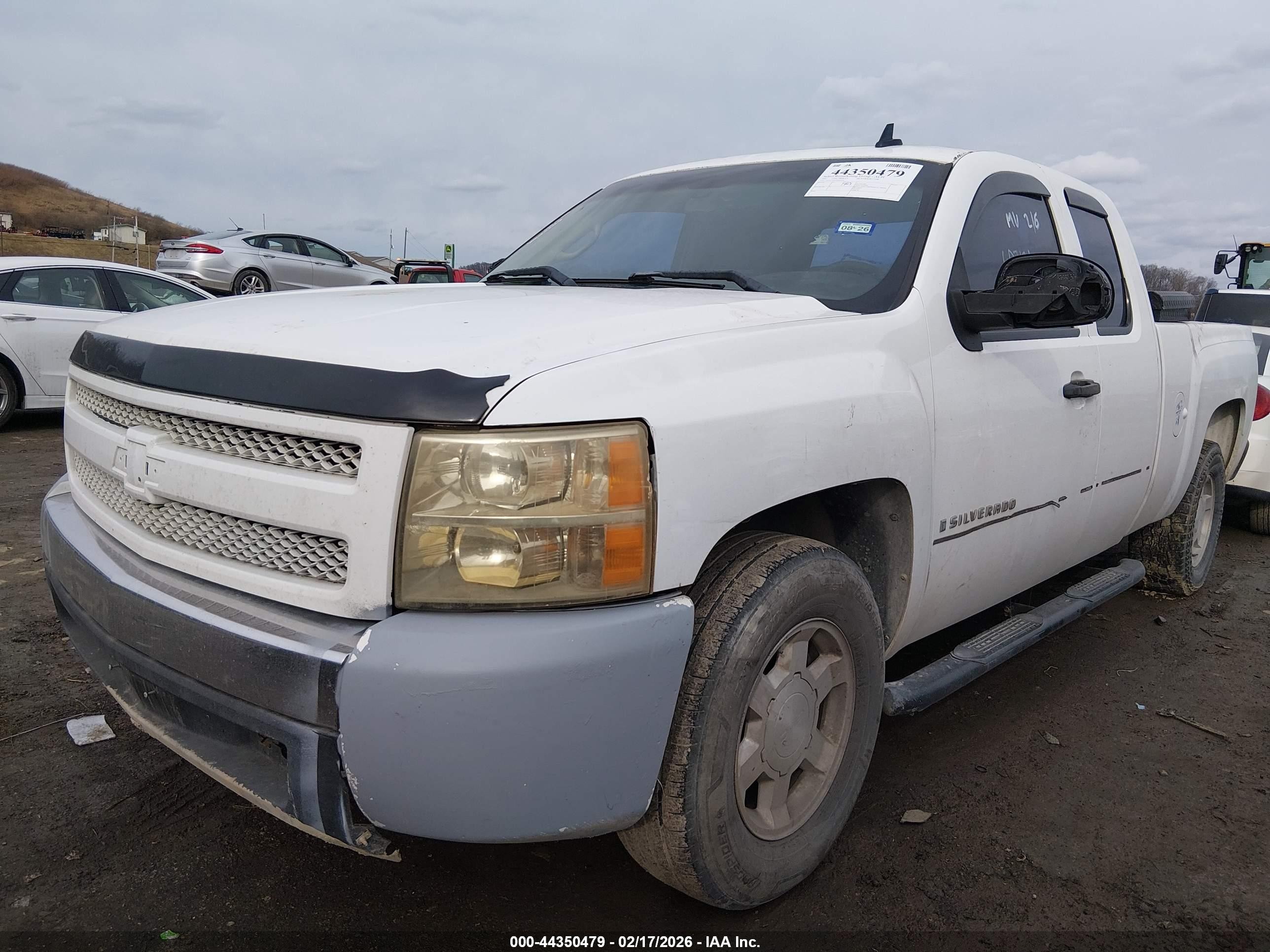 2007 Chevrolet Silverado 1500 Work Truck White vin: 1GCEC19X97Z607121