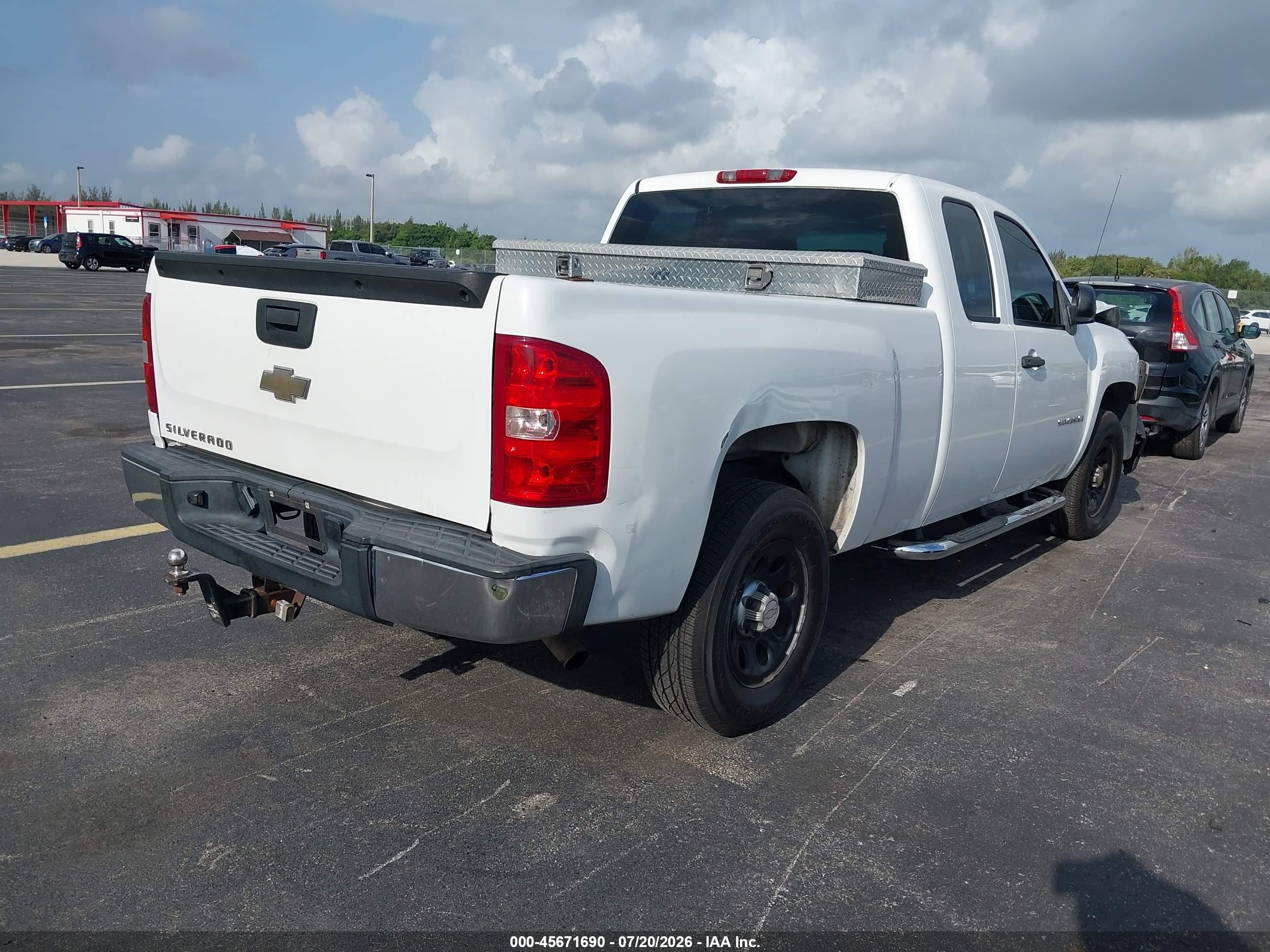 2008 Chevrolet Silverado 1500 Work Truck White vin: 1GCEC19X98Z206671