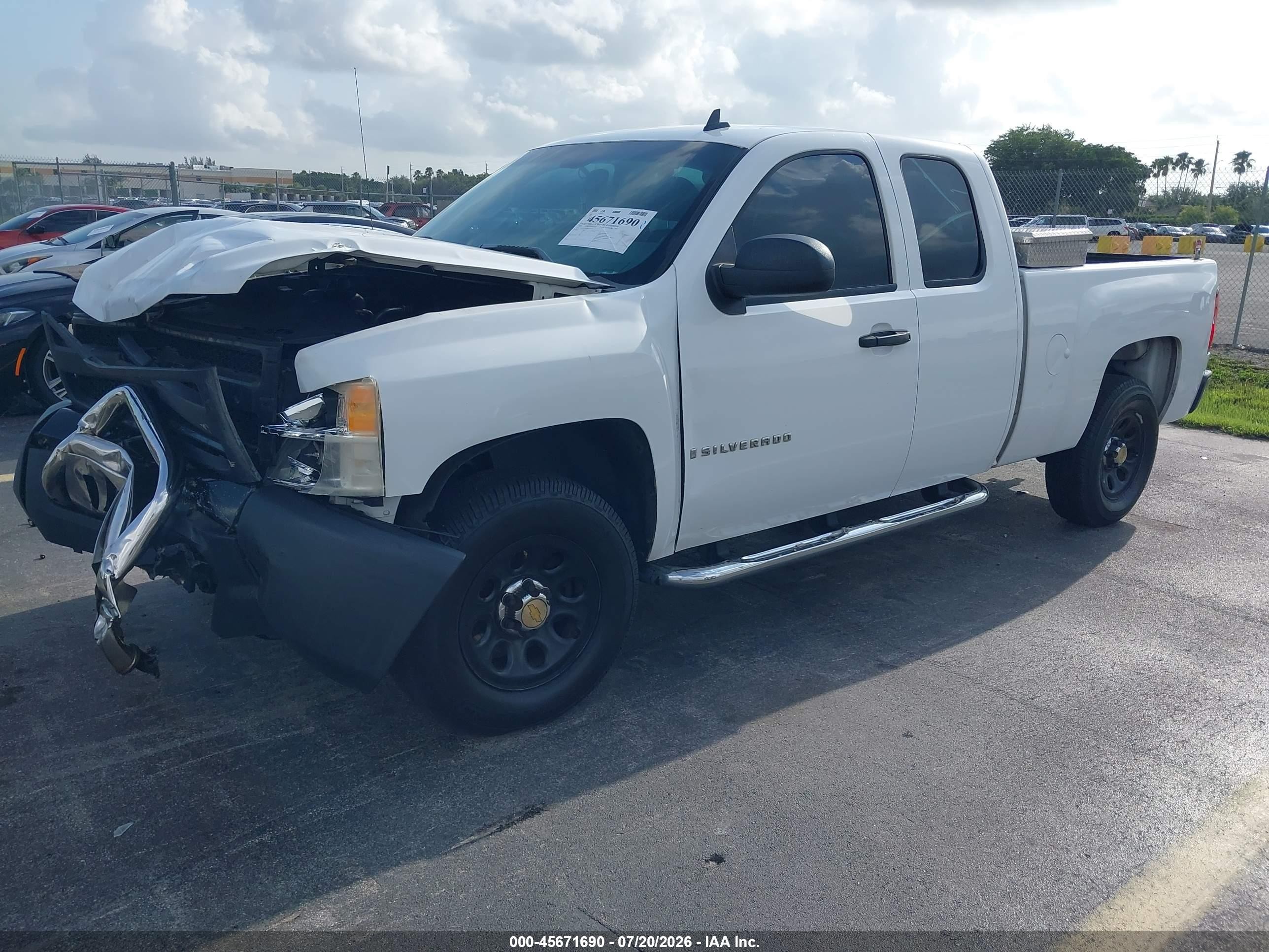 2008 Chevrolet Silverado 1500 Work Truck White vin: 1GCEC19X98Z206671