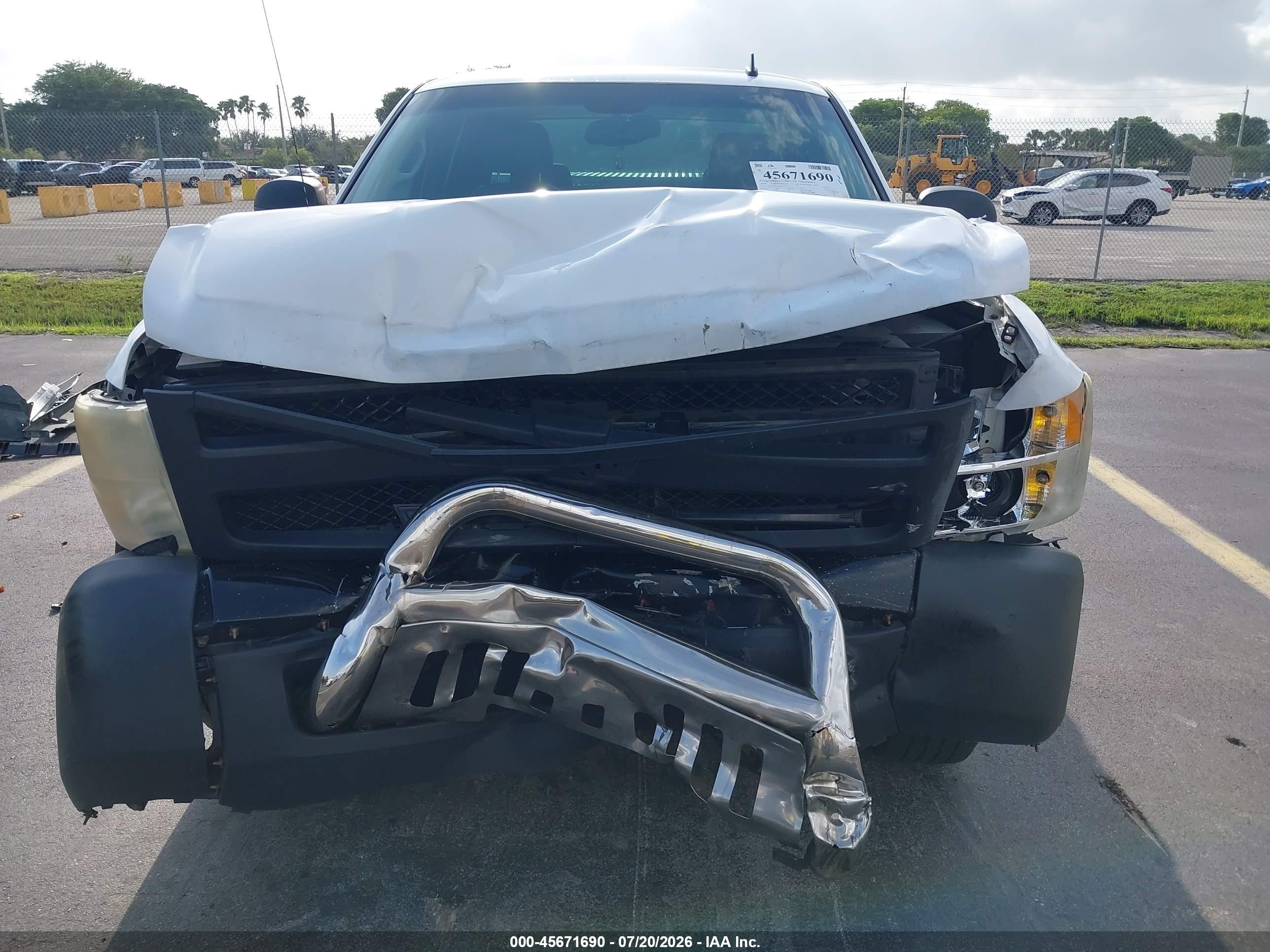 2008 Chevrolet Silverado 1500 Work Truck White vin: 1GCEC19X98Z206671