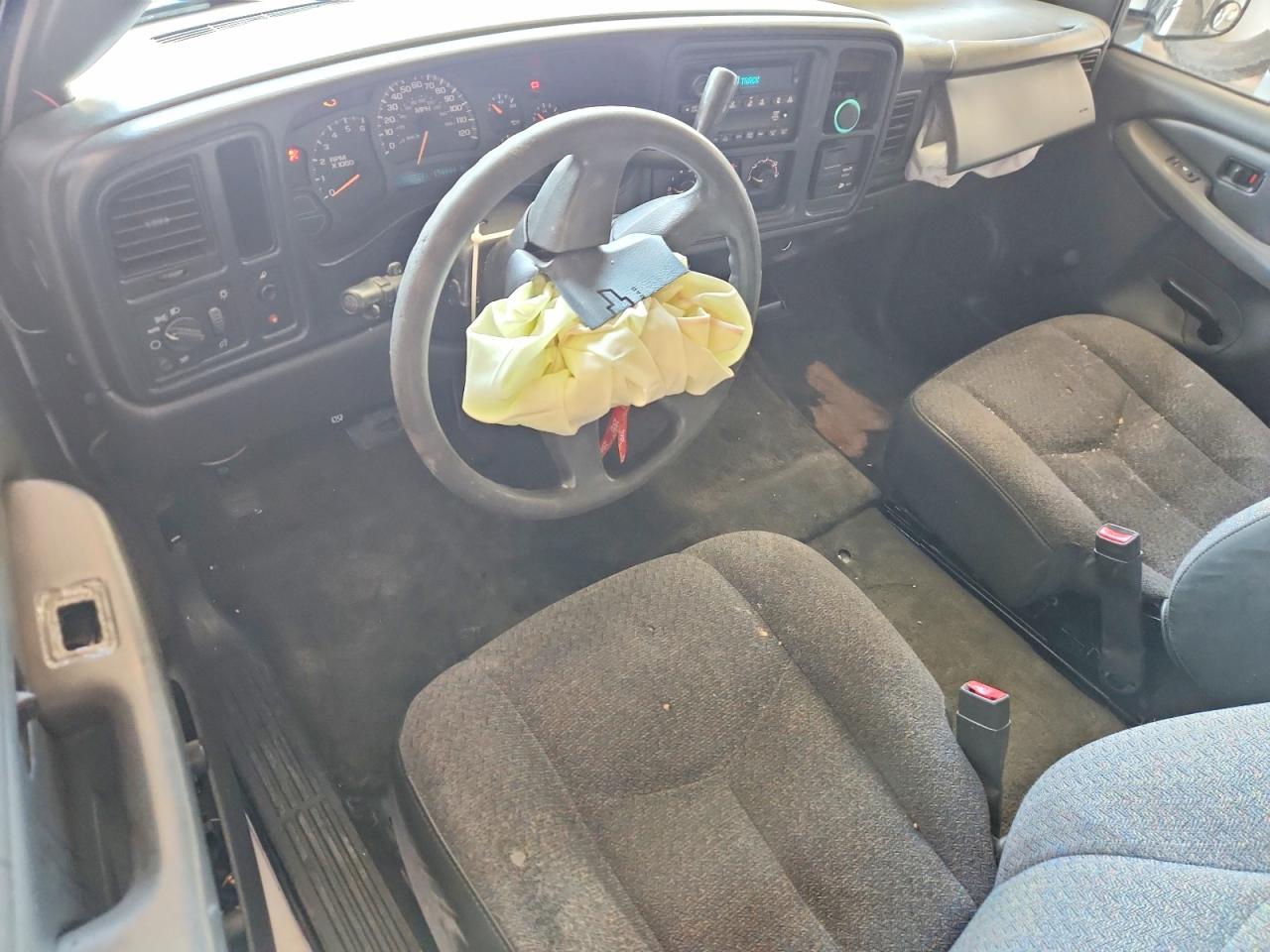 2004 Chevrolet Silverado C1500 White vin: 1GCEC19XX4Z350465