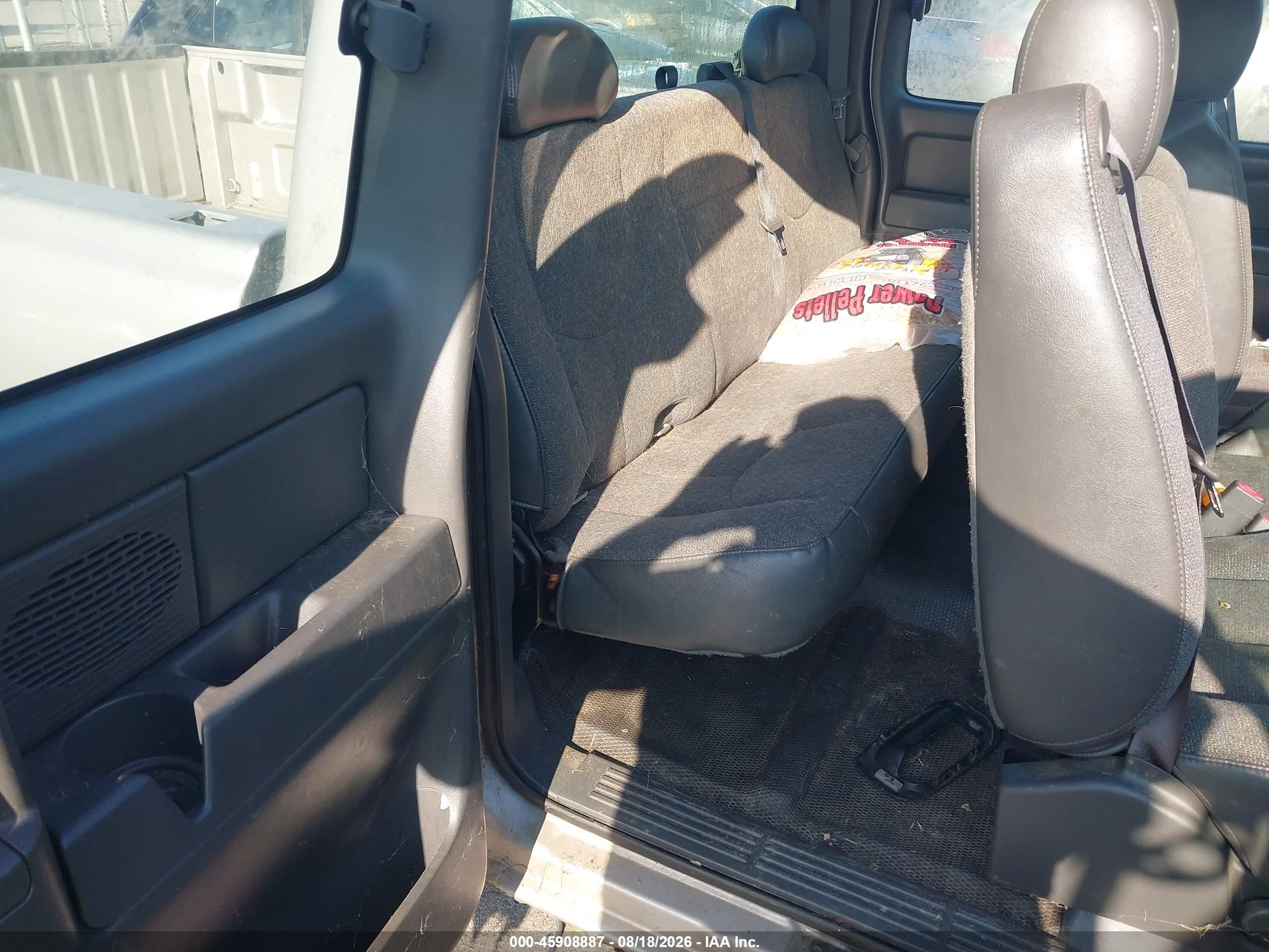 2006 Chevrolet Silverado 1500 Work Truck Silver vin: 1GCEC19Z06Z204032