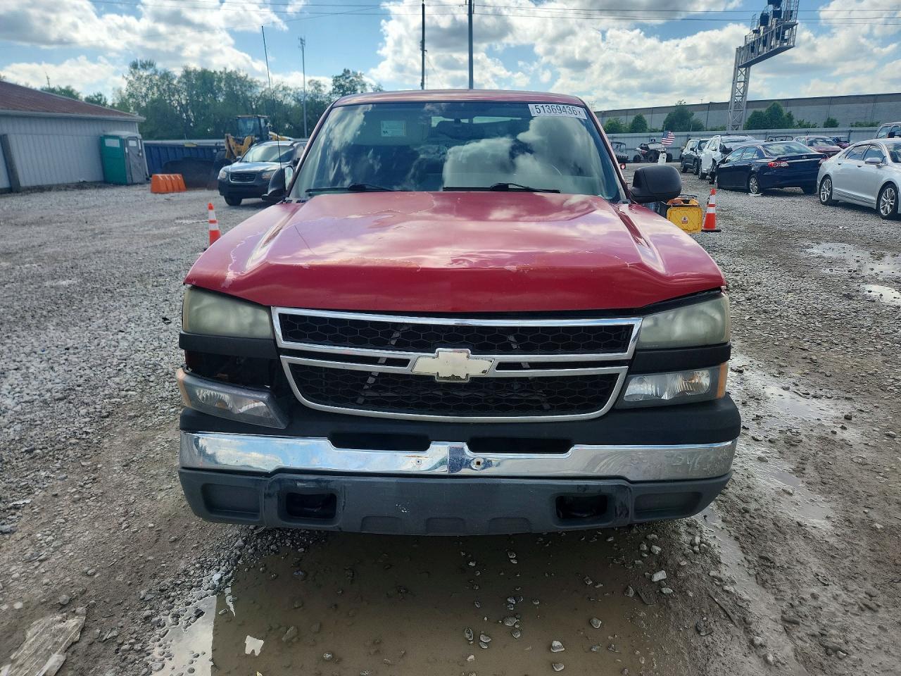 2007 Chevrolet Silverado C1500 Classic Red vin: 1GCEC19Z07Z141631