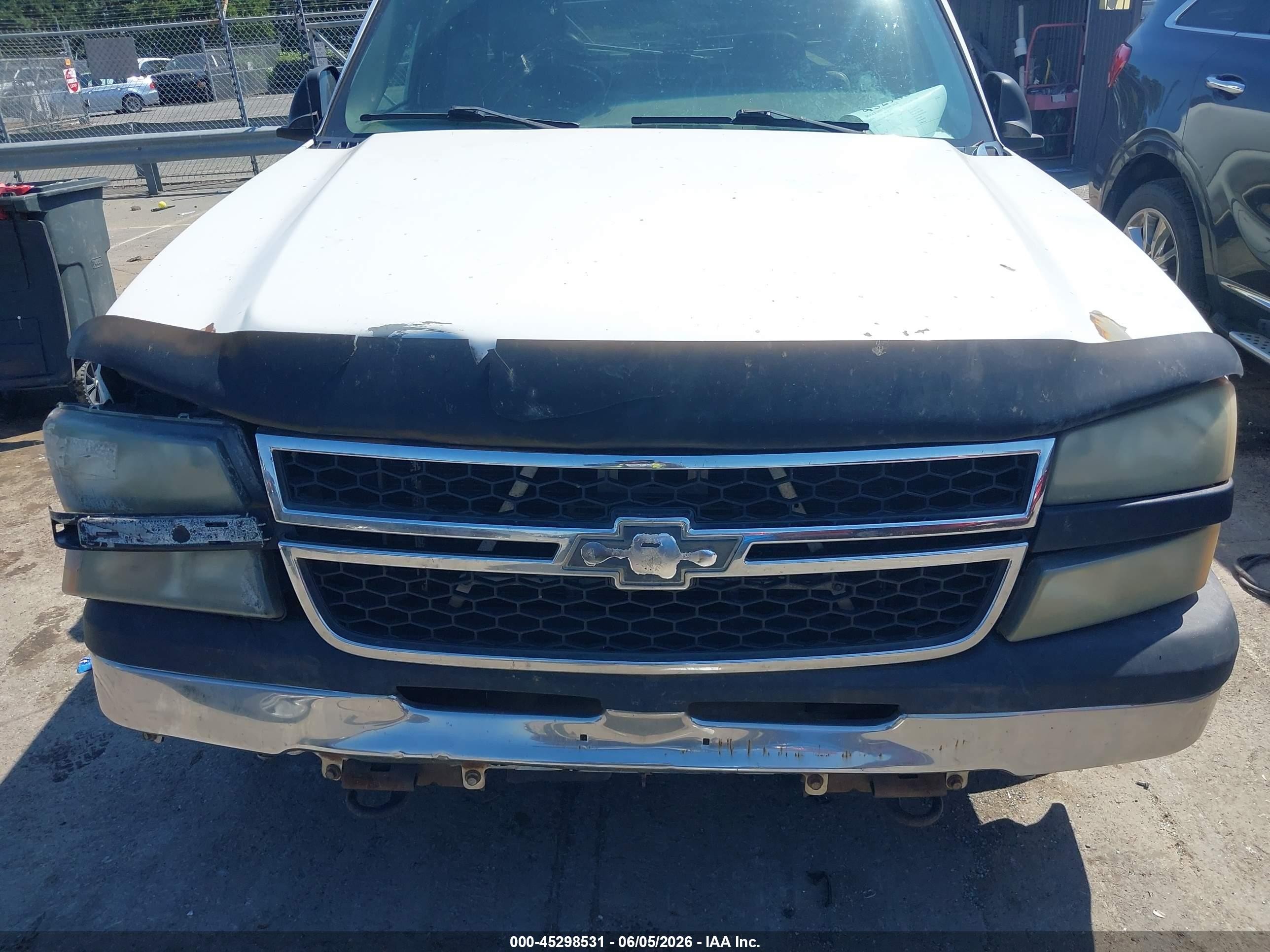 2006 Chevrolet Silverado 1500 Work Truck White vin: 1GCEC19Z16E246099