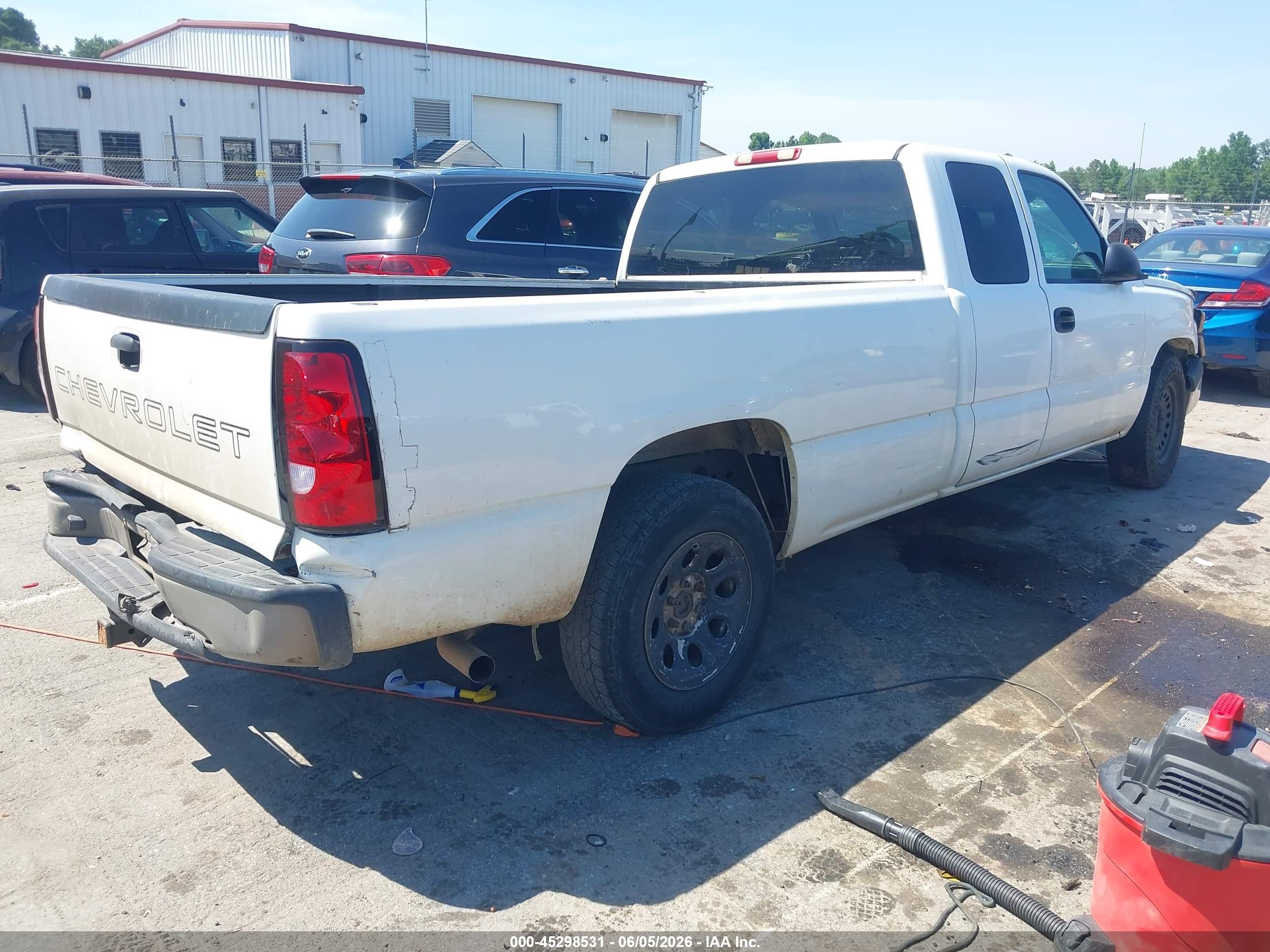 2006 Chevrolet Silverado 1500 Work Truck White vin: 1GCEC19Z16E246099