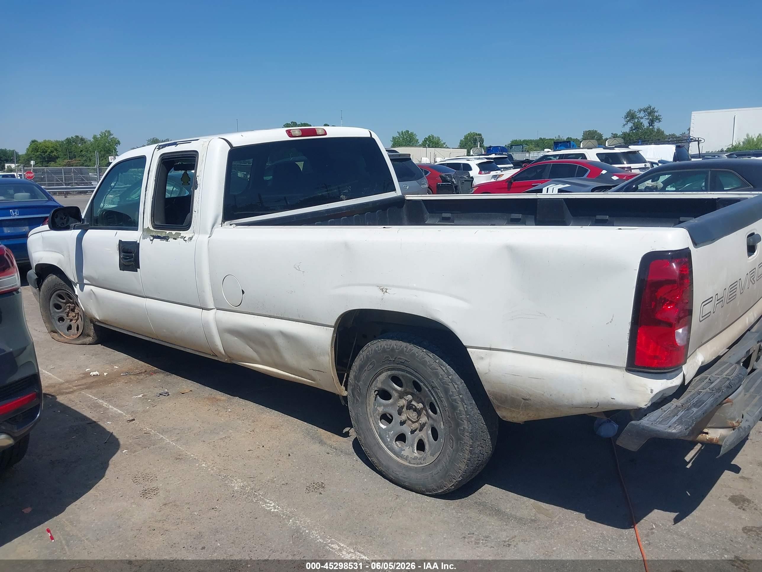 2006 Chevrolet Silverado 1500 Work Truck White vin: 1GCEC19Z16E246099