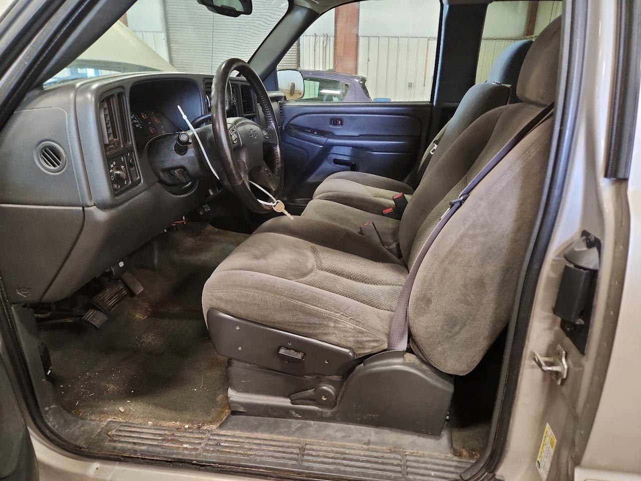 2006 Chevrolet Silverado C1500 Beige vin: 1GCEC19Z16Z186432