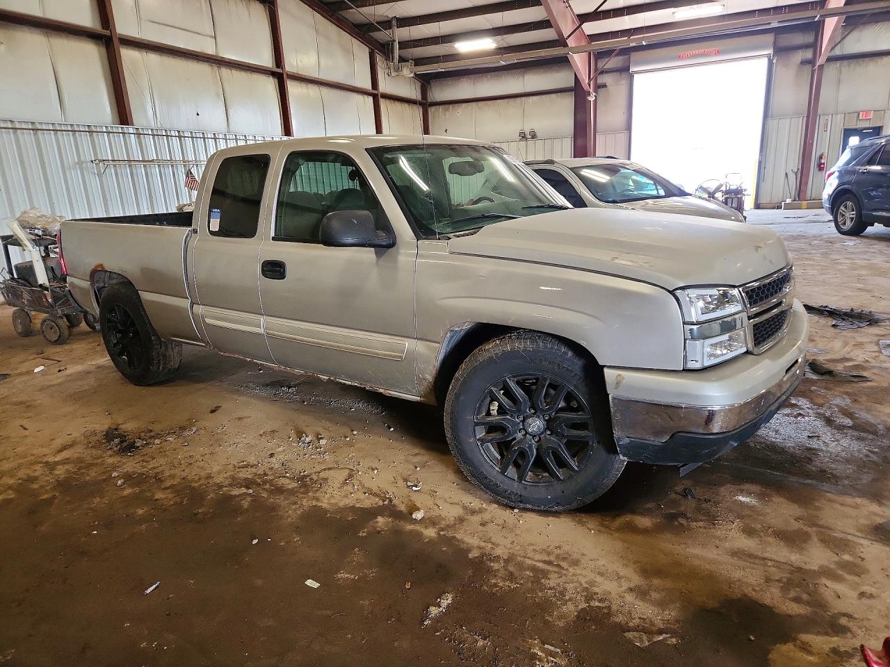 2006 Chevrolet Silverado C1500 Beige vin: 1GCEC19Z16Z186432