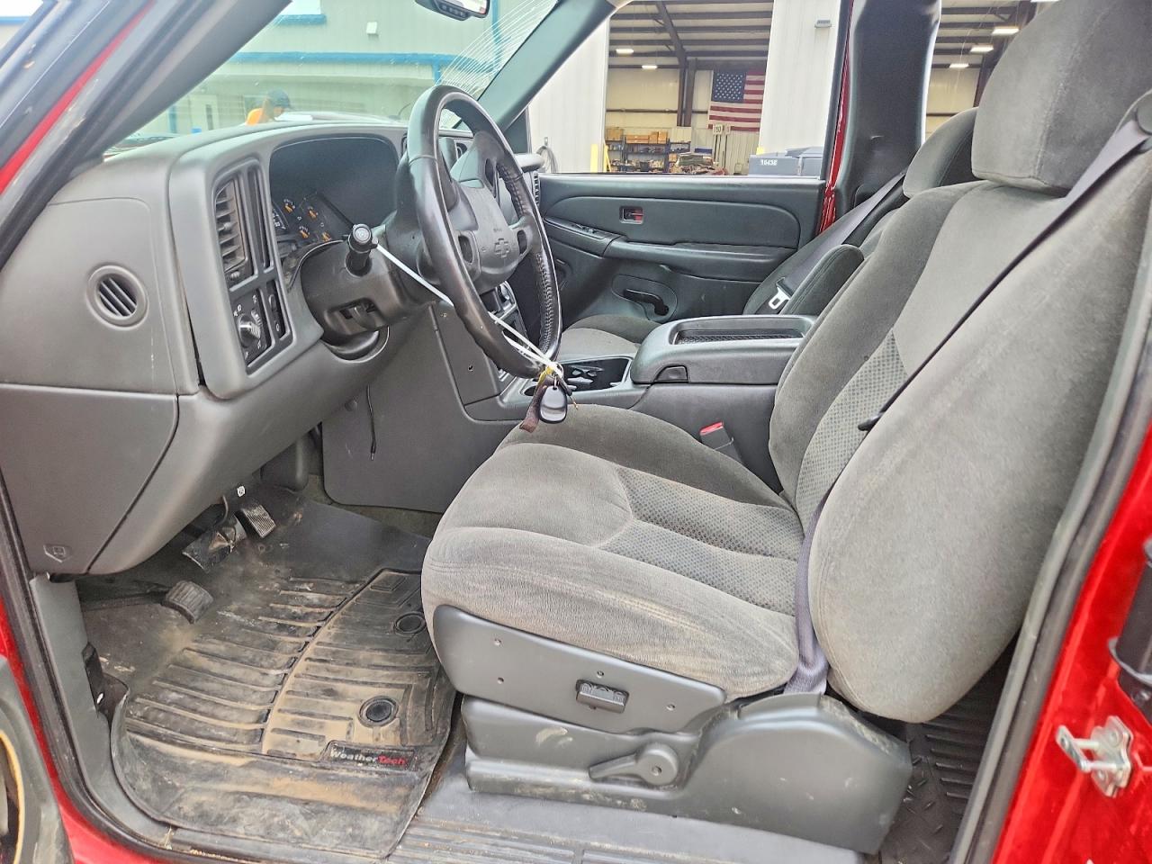 2006 Chevrolet Silverado C1500 Red vin: 1GCEC19Z26Z141435