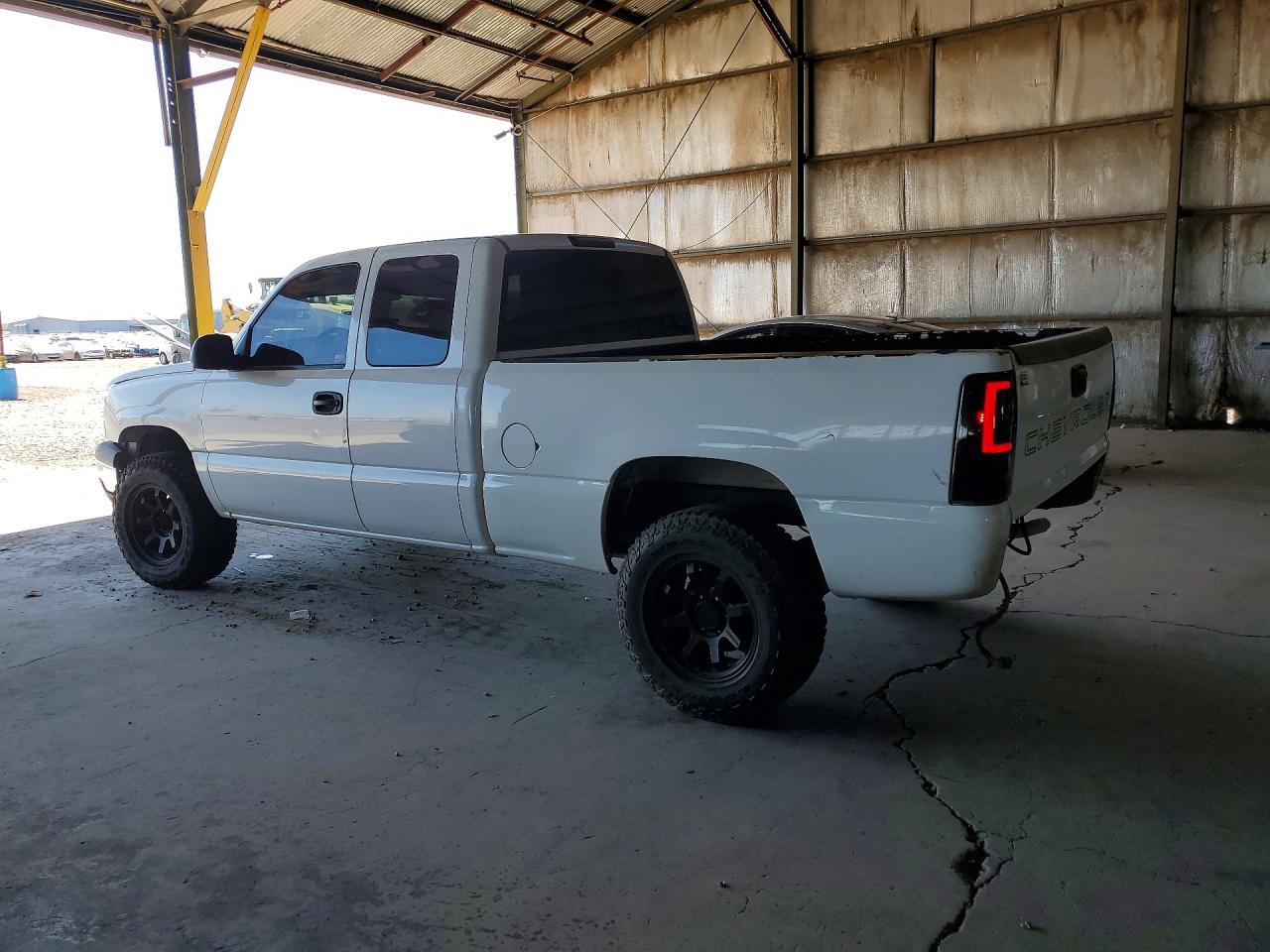 2005 Chevrolet Silverado C1500 White vin: 1GCEC19Z55Z255413