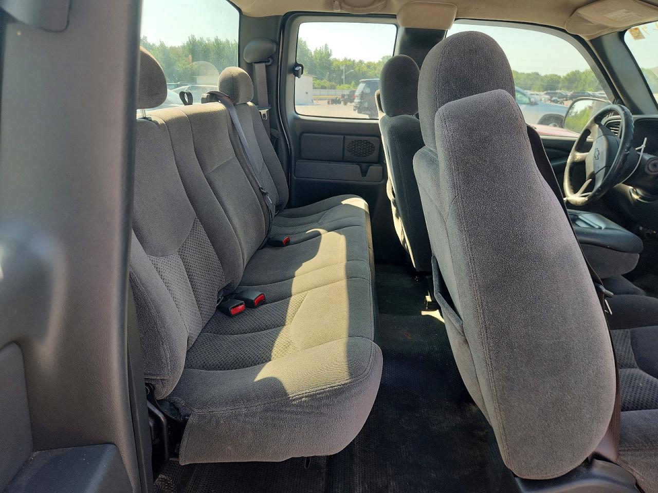 2006 Chevrolet Silverado C1500 White vin: 1GCEC19Z56E214823