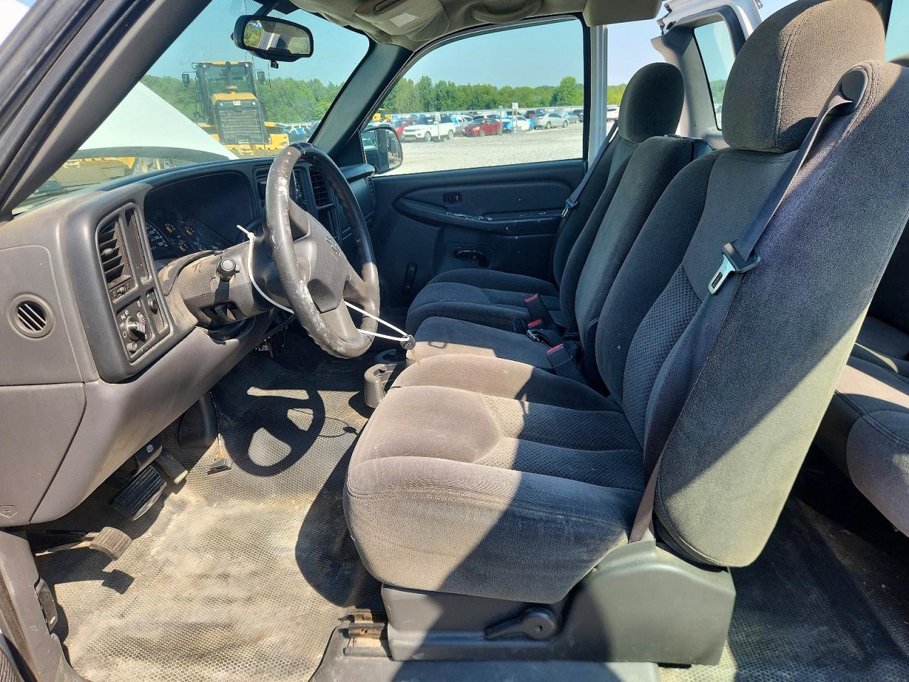 2006 Chevrolet Silverado C1500 White vin: 1GCEC19Z56E214823