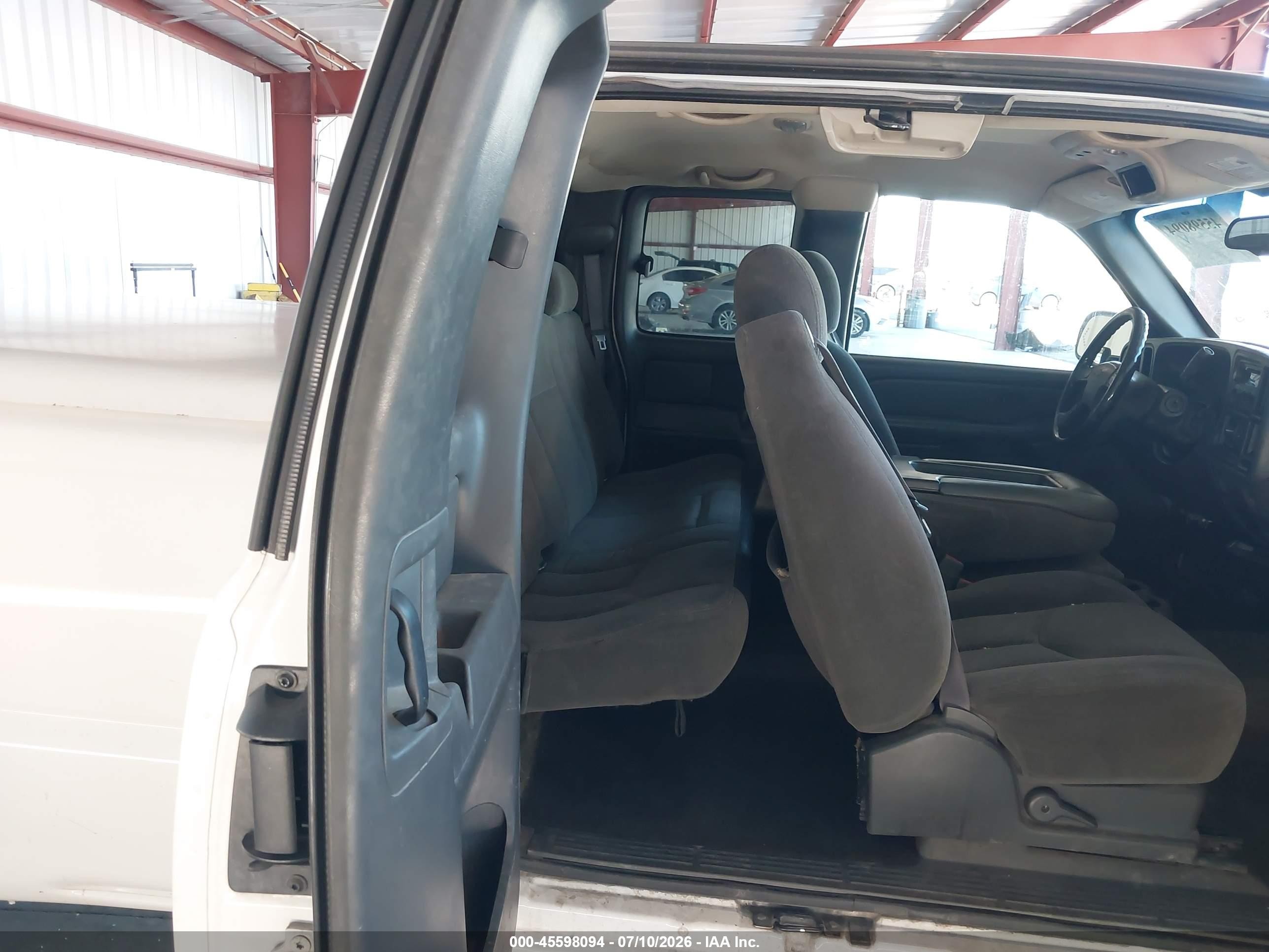 2007 Chevrolet Silverado 1500 Classic Lt1 White vin: 1GCEC19Z67Z196794
