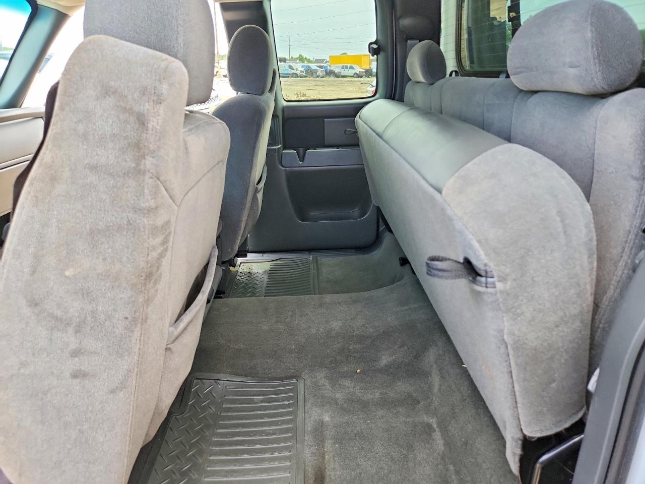 2005 Chevrolet Silverado C1500 White vin: 1GCEC19ZX5Z278850