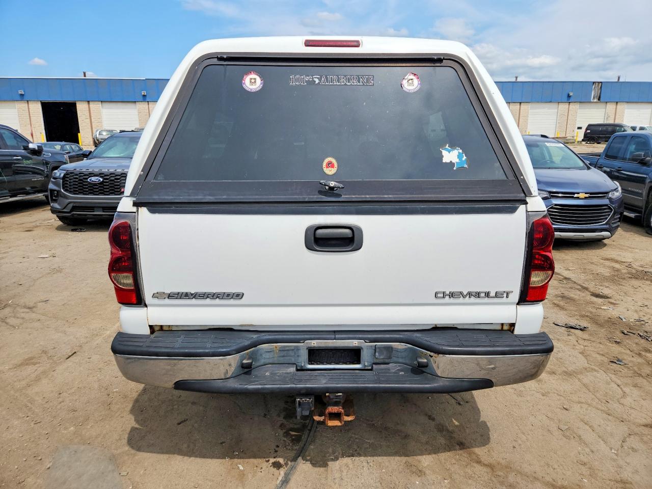 2005 Chevrolet Silverado C1500 White vin: 1GCEC19ZX5Z278850