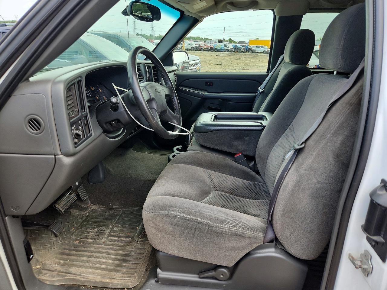 2005 Chevrolet Silverado C1500 White vin: 1GCEC19ZX5Z278850