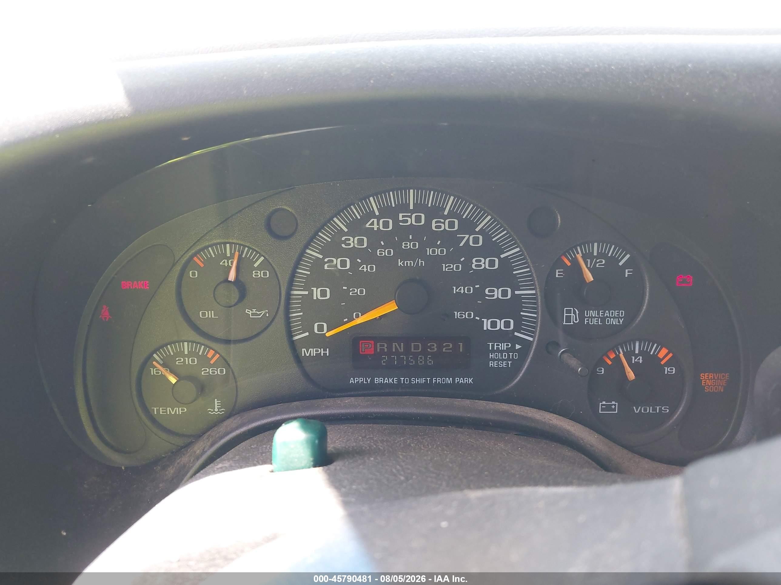 2001 Chevrolet Express   White vin: 1GCEG15M411149557