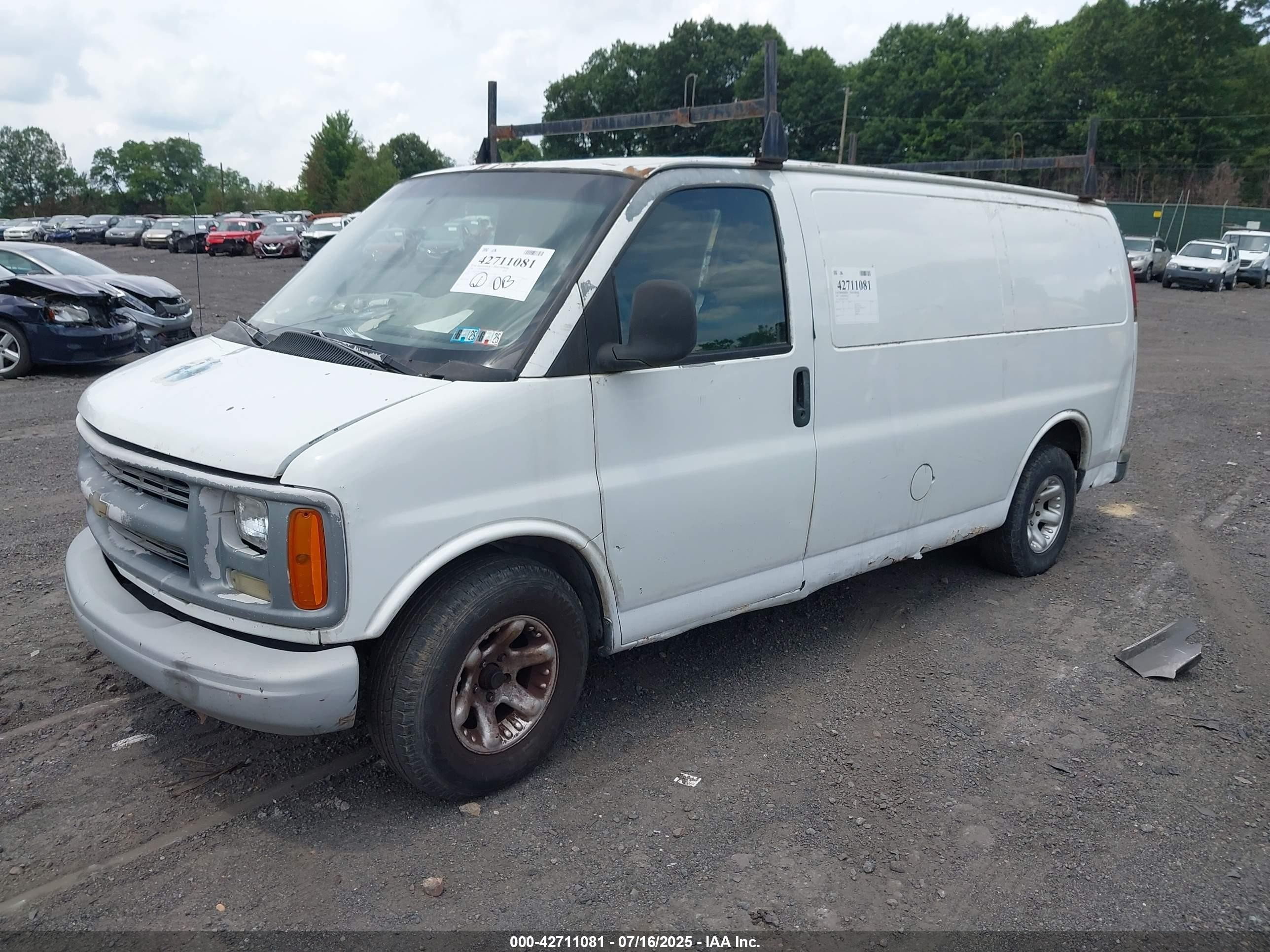 1996 Chevrolet G10   White vin: 1GCEG15W1T1035925