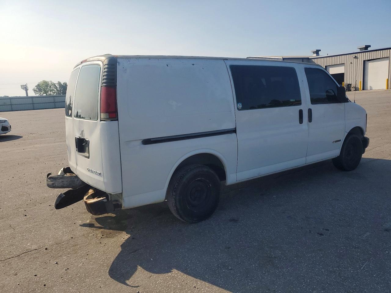 1998 Chevrolet Express G1500 White vin: 1GCEG15W2W1086905