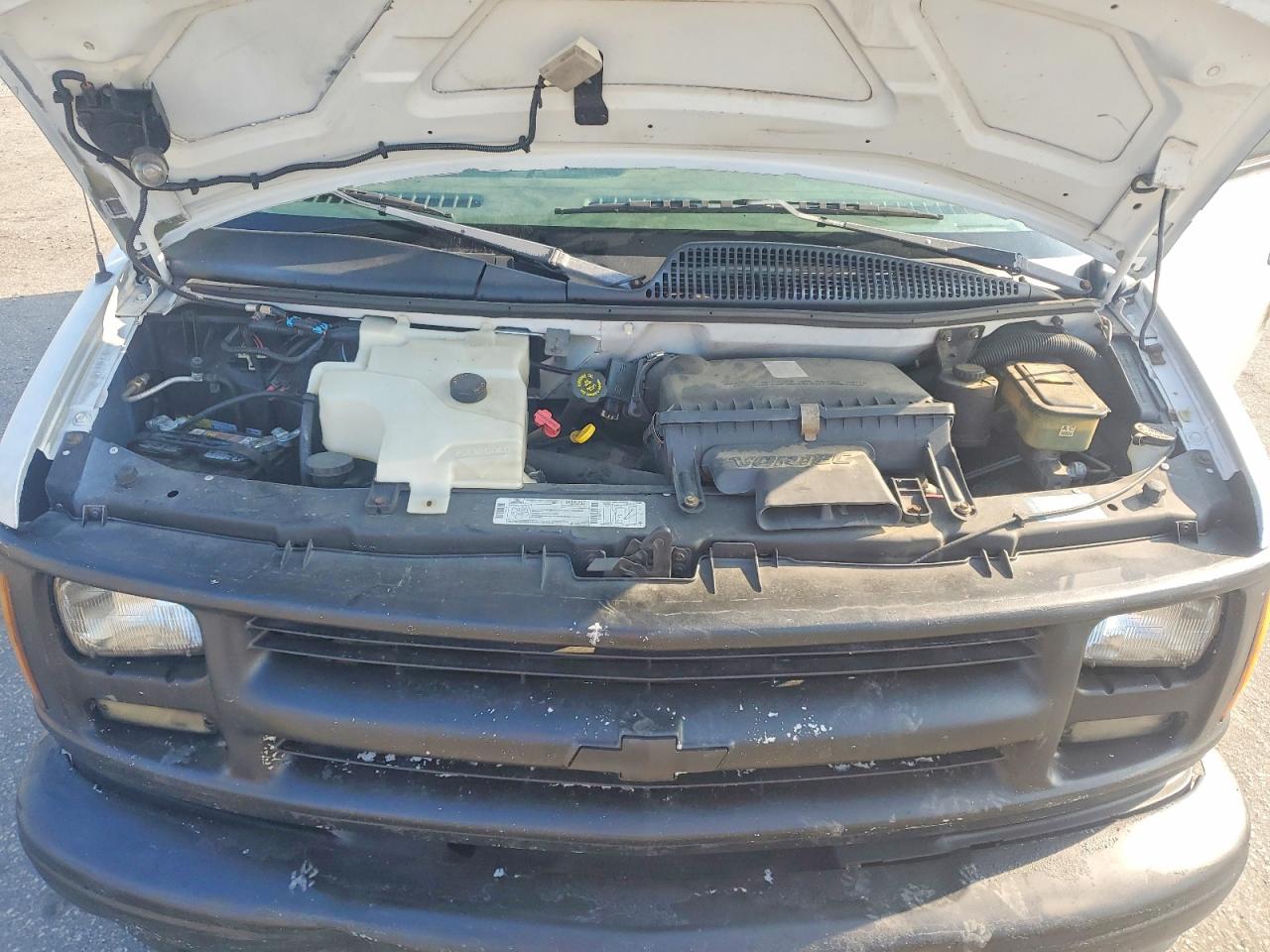 1998 Chevrolet Express G1500 White vin: 1GCEG15W2W1086905