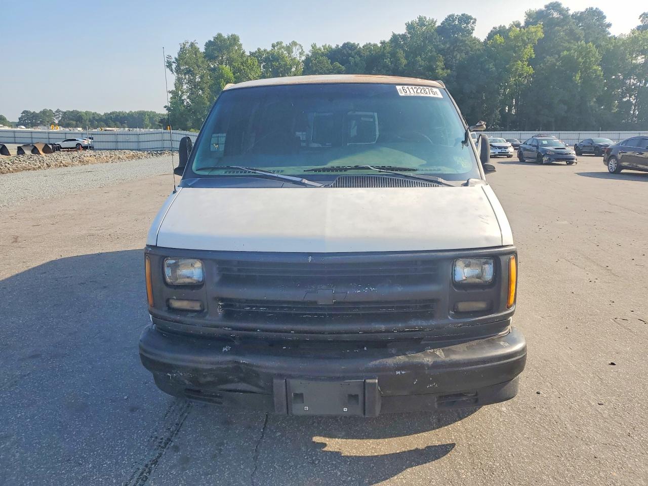 1998 Chevrolet Express G1500 White vin: 1GCEG15W2W1086905