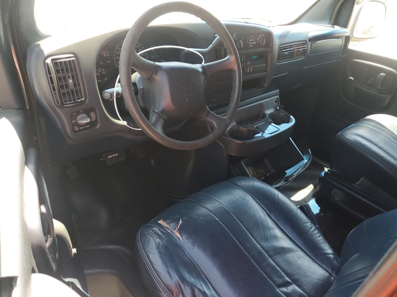 1998 Chevrolet Express G1500 Silver vin: 1GCEG15W6W1069444