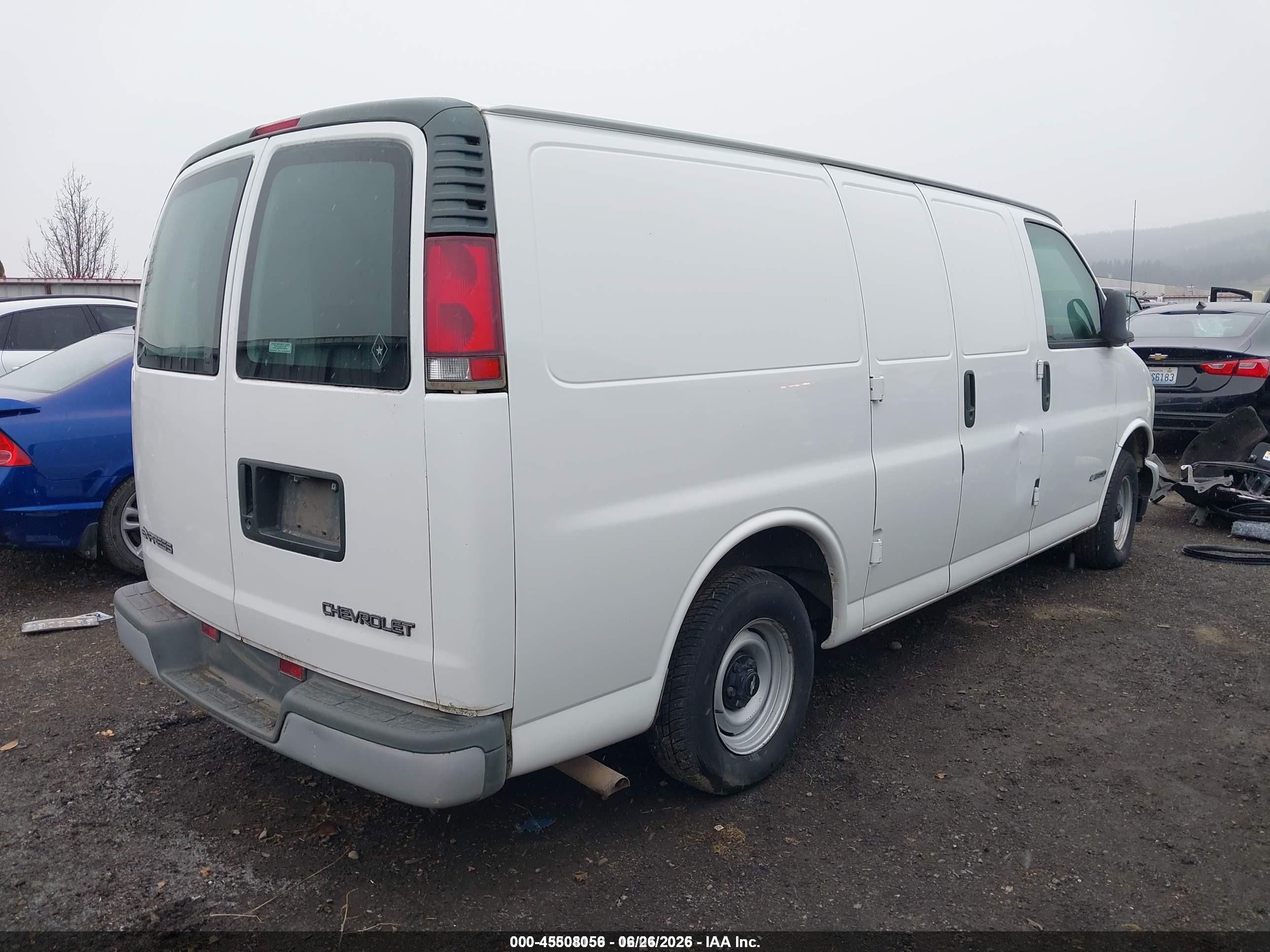 2000 Chevrolet Express   White vin: 1GCEG15W6Y1124235