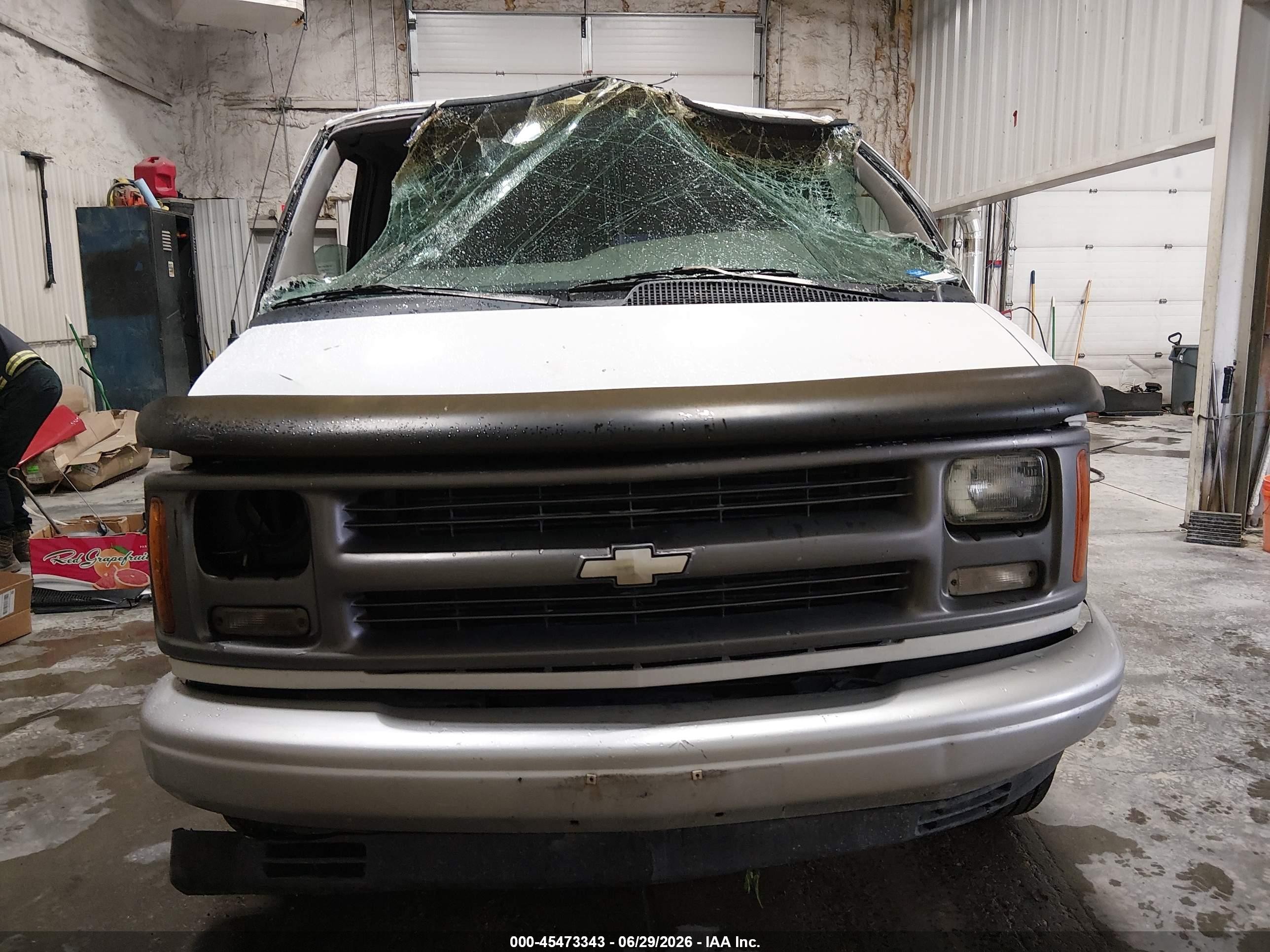 1997 Chevrolet Chevy G1500 Белый vin: 1GCEG15W8V1010104