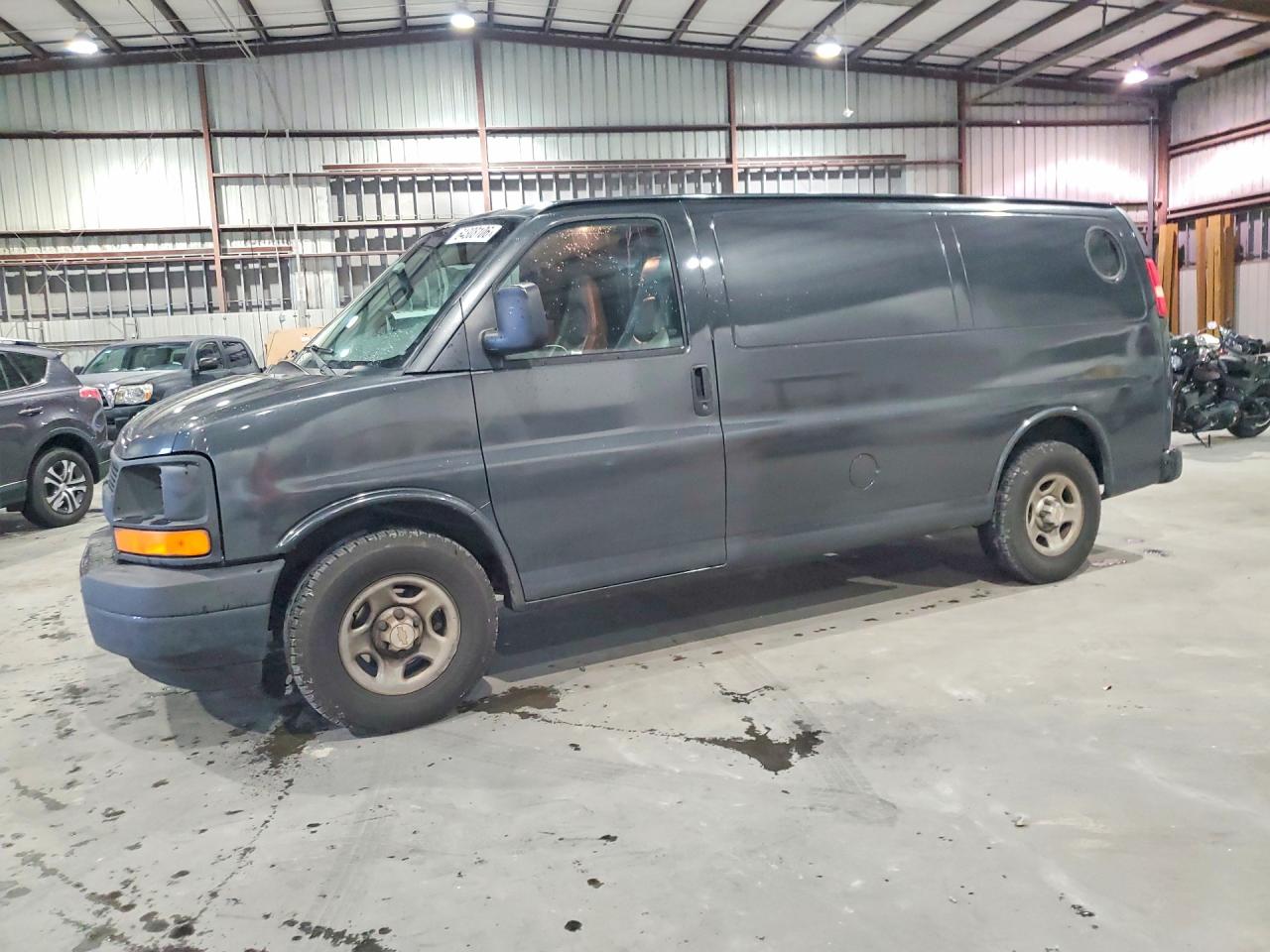 2004 Chevrolet Express G1500 Charcoal vin: 1GCEG15X441112748