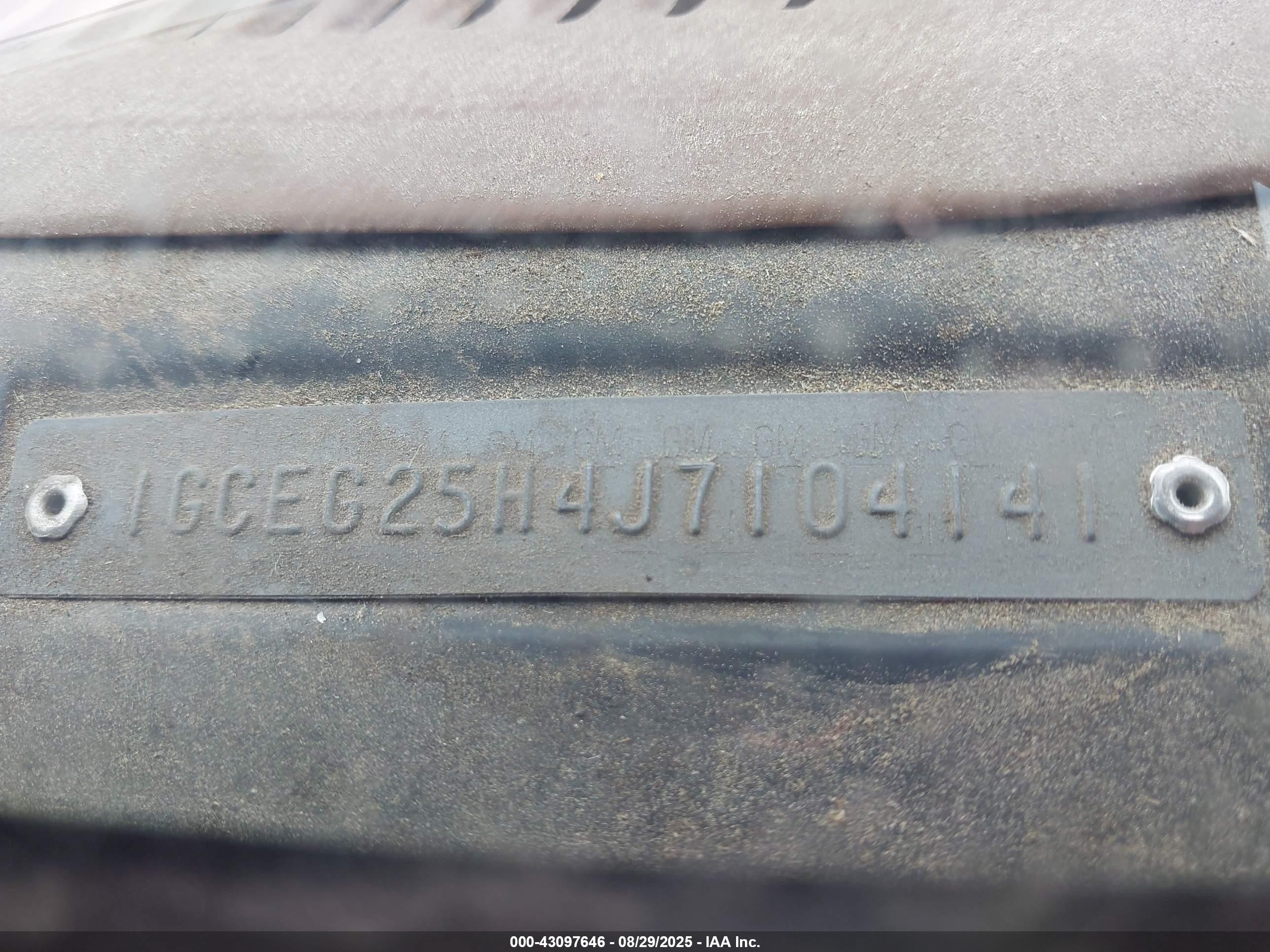 1988 Chevrolet G20   Коричневый vin: 1GCEG25H4J7104141