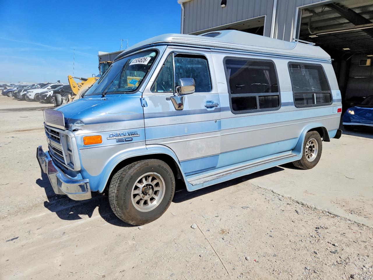 1986 Chevrolet Van G20 Two Tone vin: 1GCEG25H6G7160218