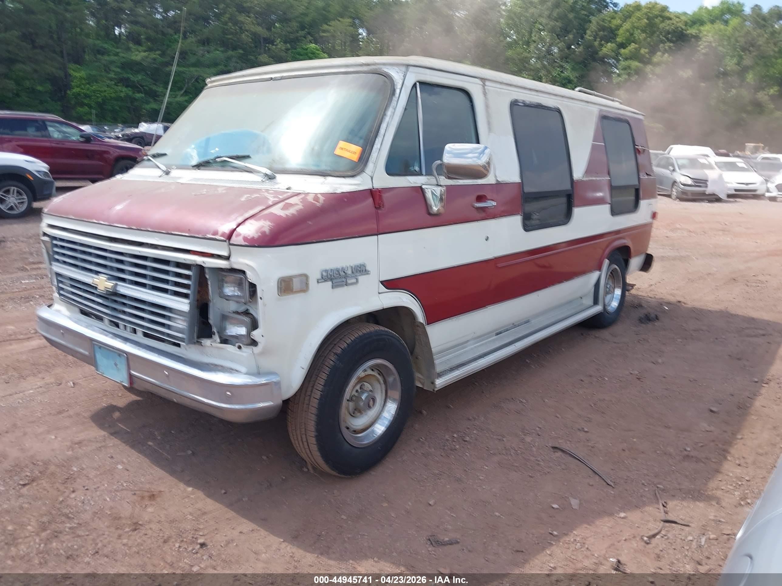 1983 Chevrolet G20   Red vin: 1GCEG25H8D7124476