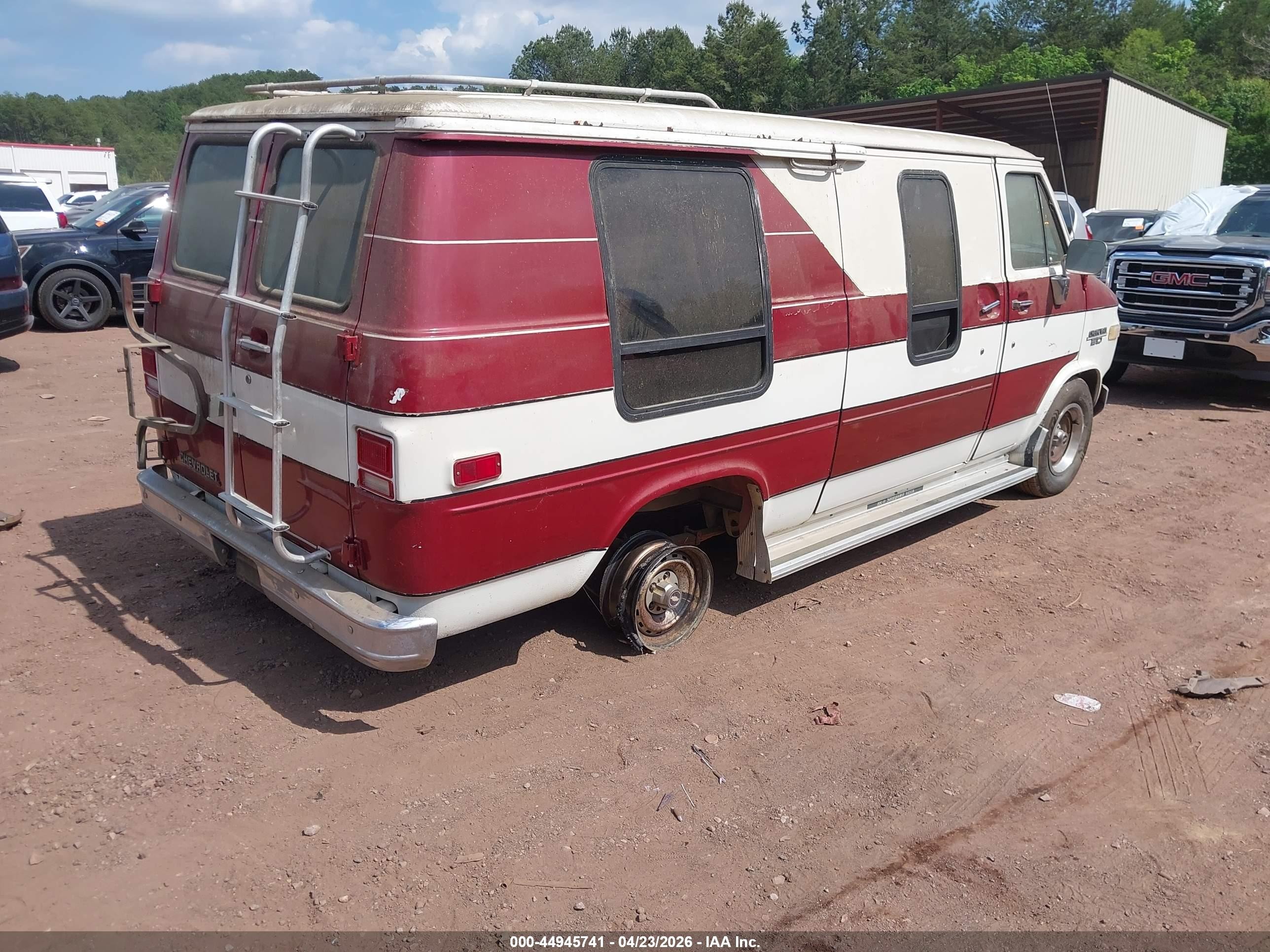 1983 Chevrolet G20   Red vin: 1GCEG25H8D7124476