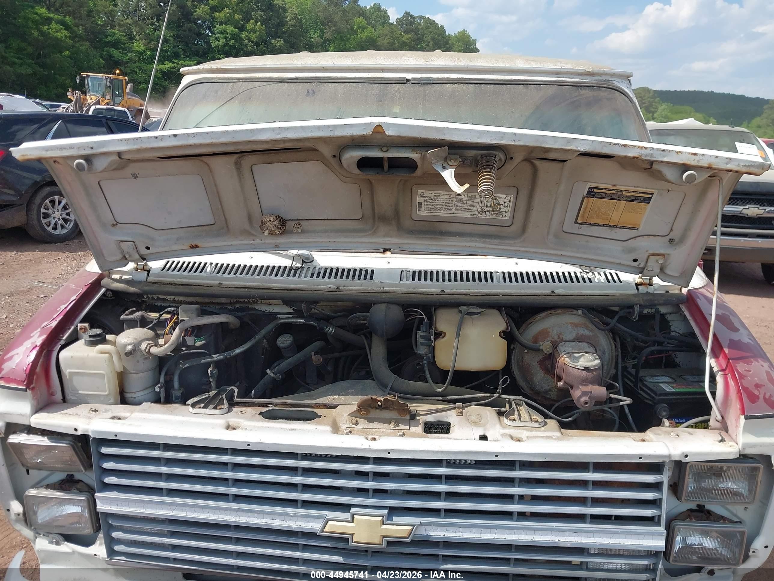 1983 Chevrolet G20   Red vin: 1GCEG25H8D7124476