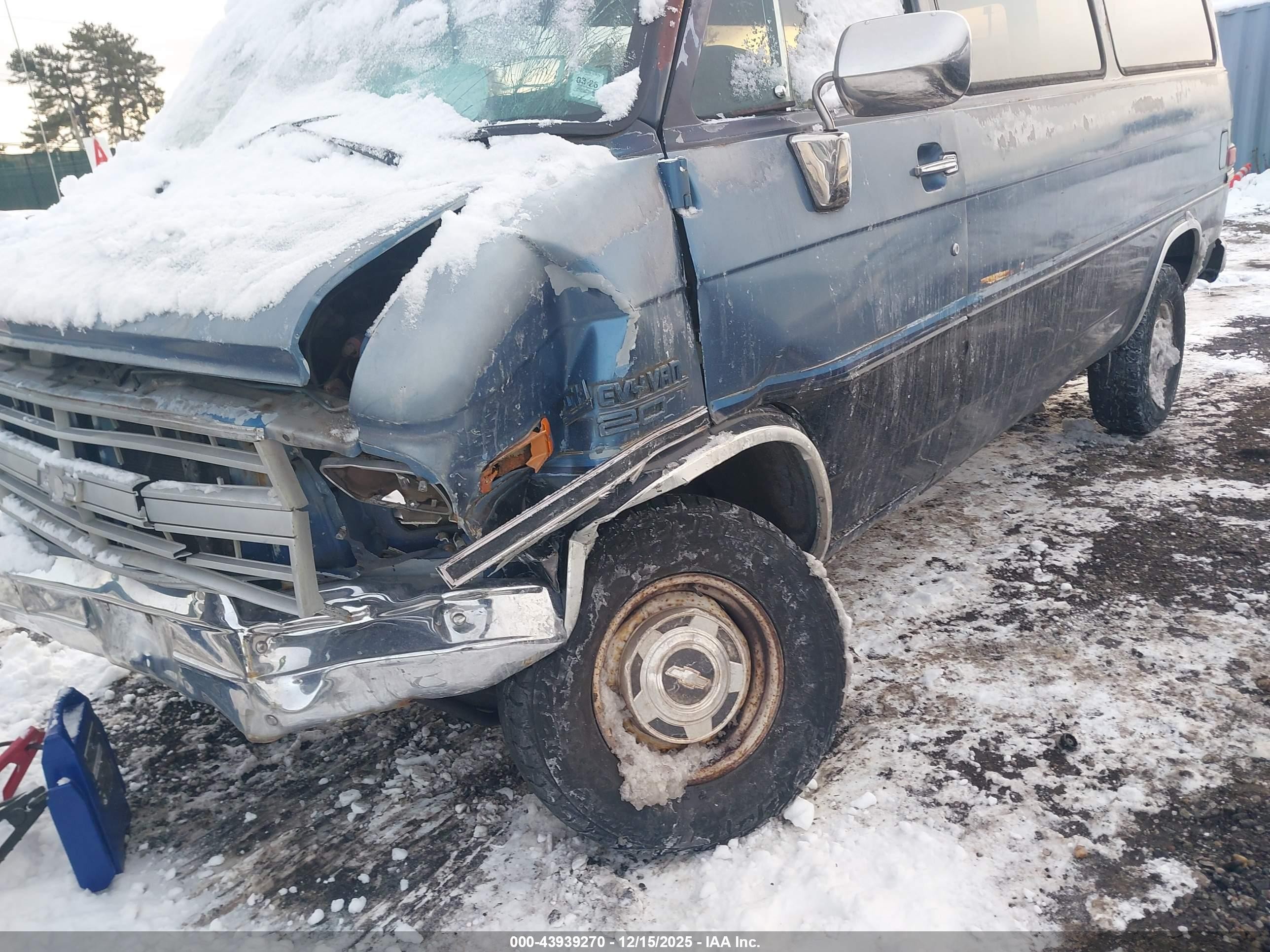 1988 Chevrolet G20   Blue vin: 1GCEG25H8J7113425